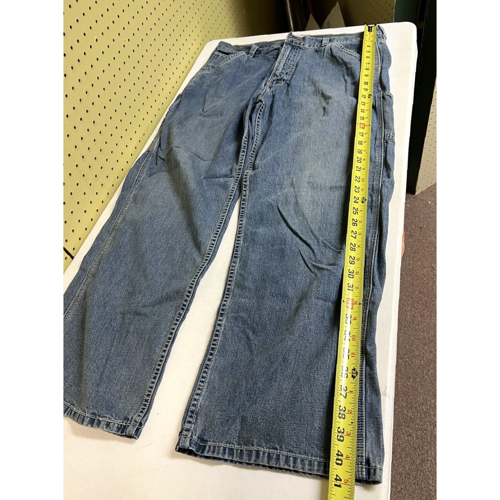 Levi's VINTAGE Levi's Carpenter Jeans Mens 36x30 Loose Straight Med Wash Distressed Size US 36 / EU 52 - 6 Thumbnail