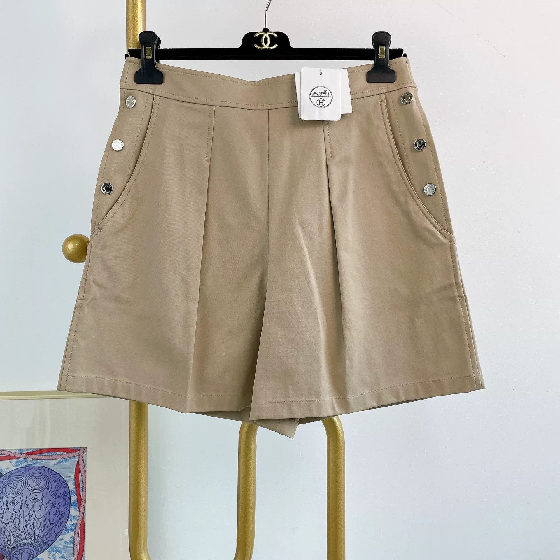 Hermes Hermes Beige Shorts Size 36 Size US 36 / EU 52 - 1 Thumbnail