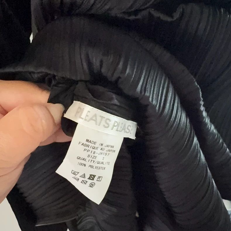 Issey Miyake Issey Miyake size:2 Black pleated side dress with zipper Size M / US 6-8 / IT 42-44 - 2 Thumbnail