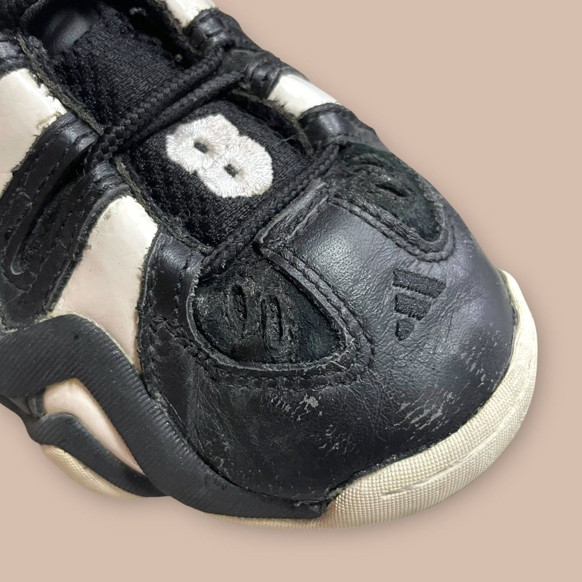 Adidas 2015 ADIDAS CRAZY 8 Size US 5 / EU 37 - 12 Thumbnail