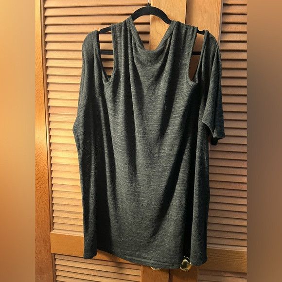 Torrid Torrid Foxy V-Neck Lace-Up Cold Shoulder Top size 5x Size 4XL / US 24-26 - 2 Thumbnail