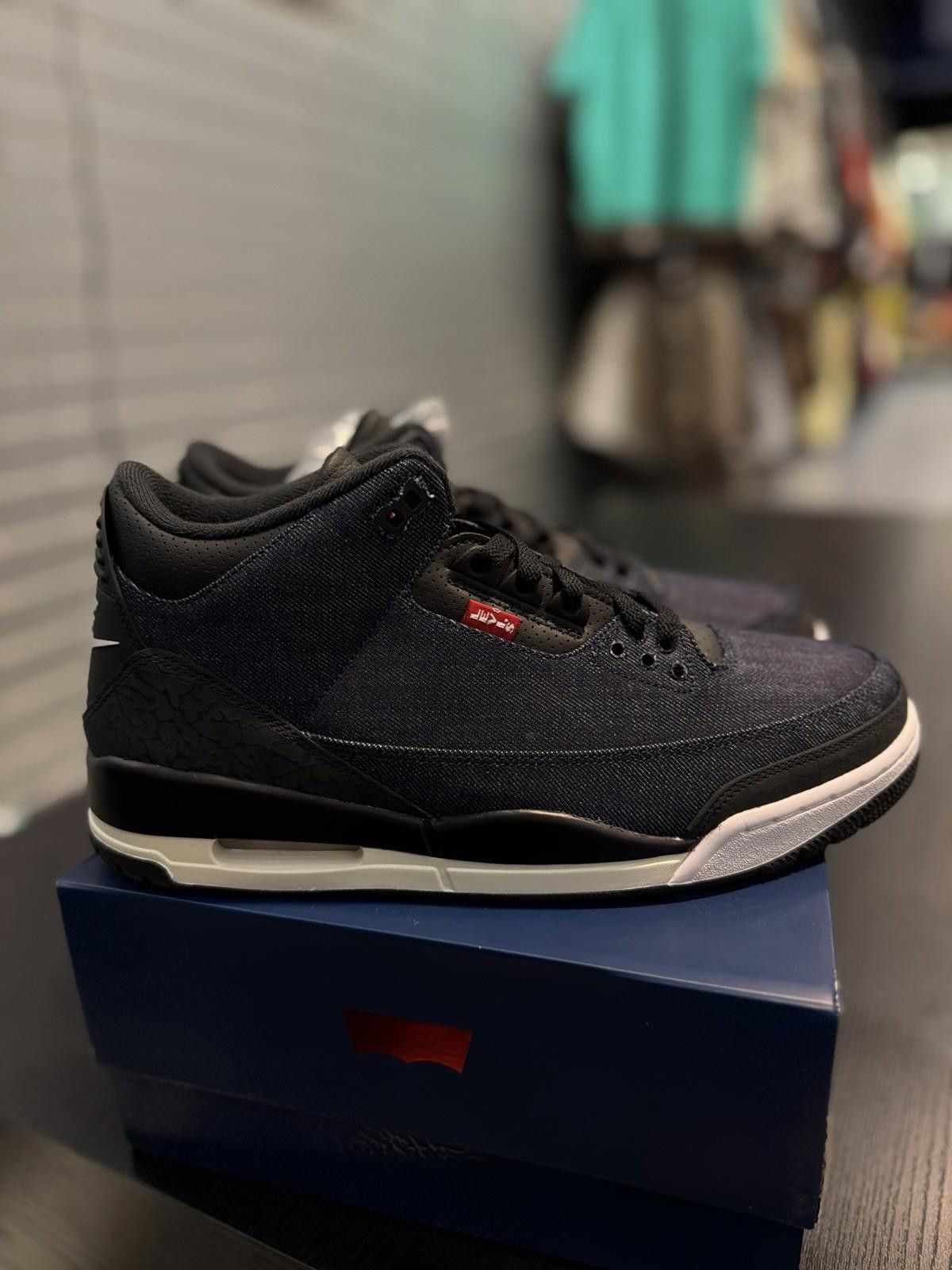 Jordan Brand Levi's x Air Jordan 3 Retro Men's Size (12) Indigo Denim Size US 12 / EU 45 - 11 Thumbnail