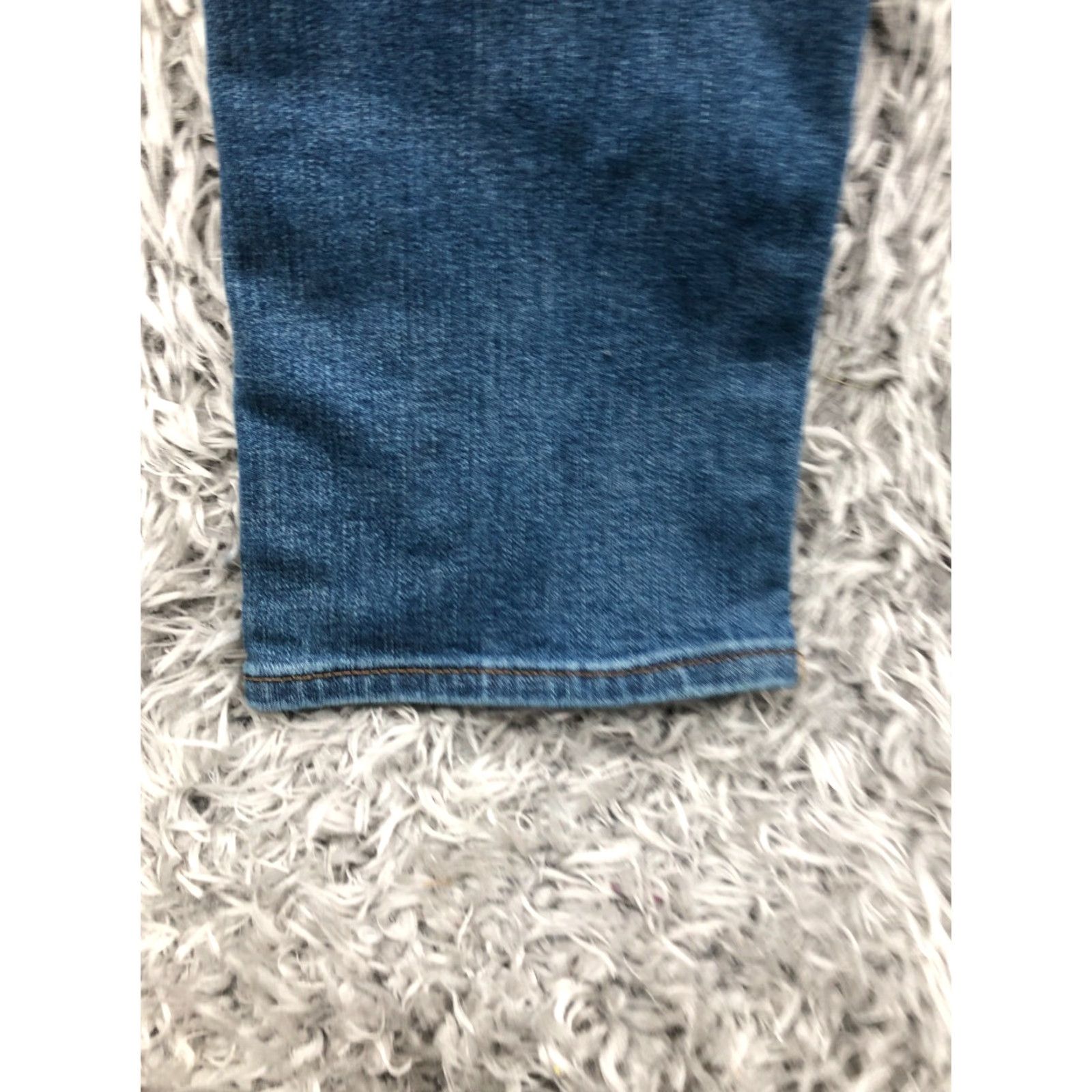 Gap Gap 1969 Jeans Straight Denim Blue 30x32 Mens Athletic Mid Rise 5-Pocket Regular Slim fit Pocket Logo Belt Loops Cotton Blend"} Size US 30 / EU 46 - 7 Thumbnail