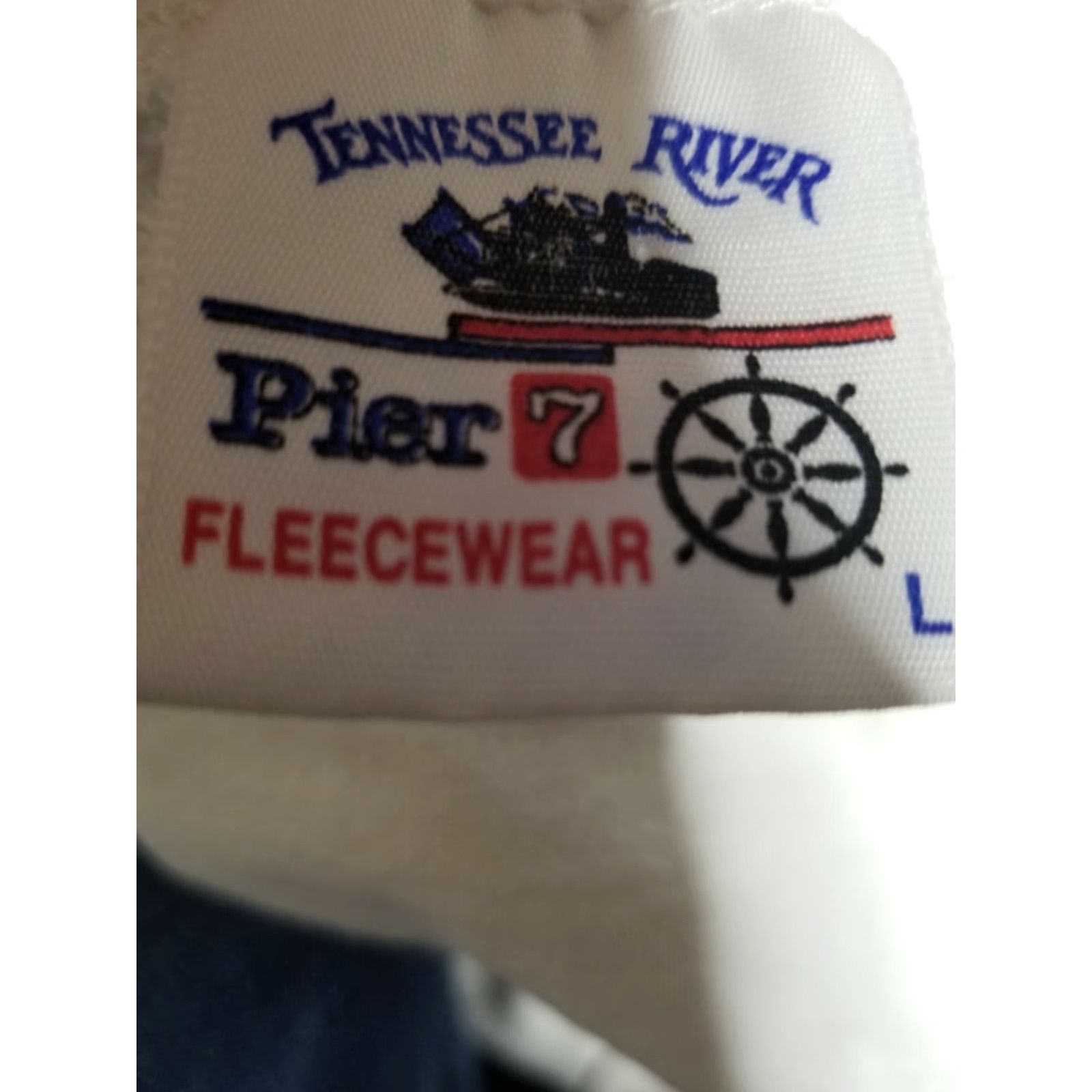 Vintage VINTAGE Tennessee River Poinsettia Christmas Sweatshirt Pullover Large White Distressed 90s Women's Size L / US 10 / IT 46 - 8 Thumbnail
