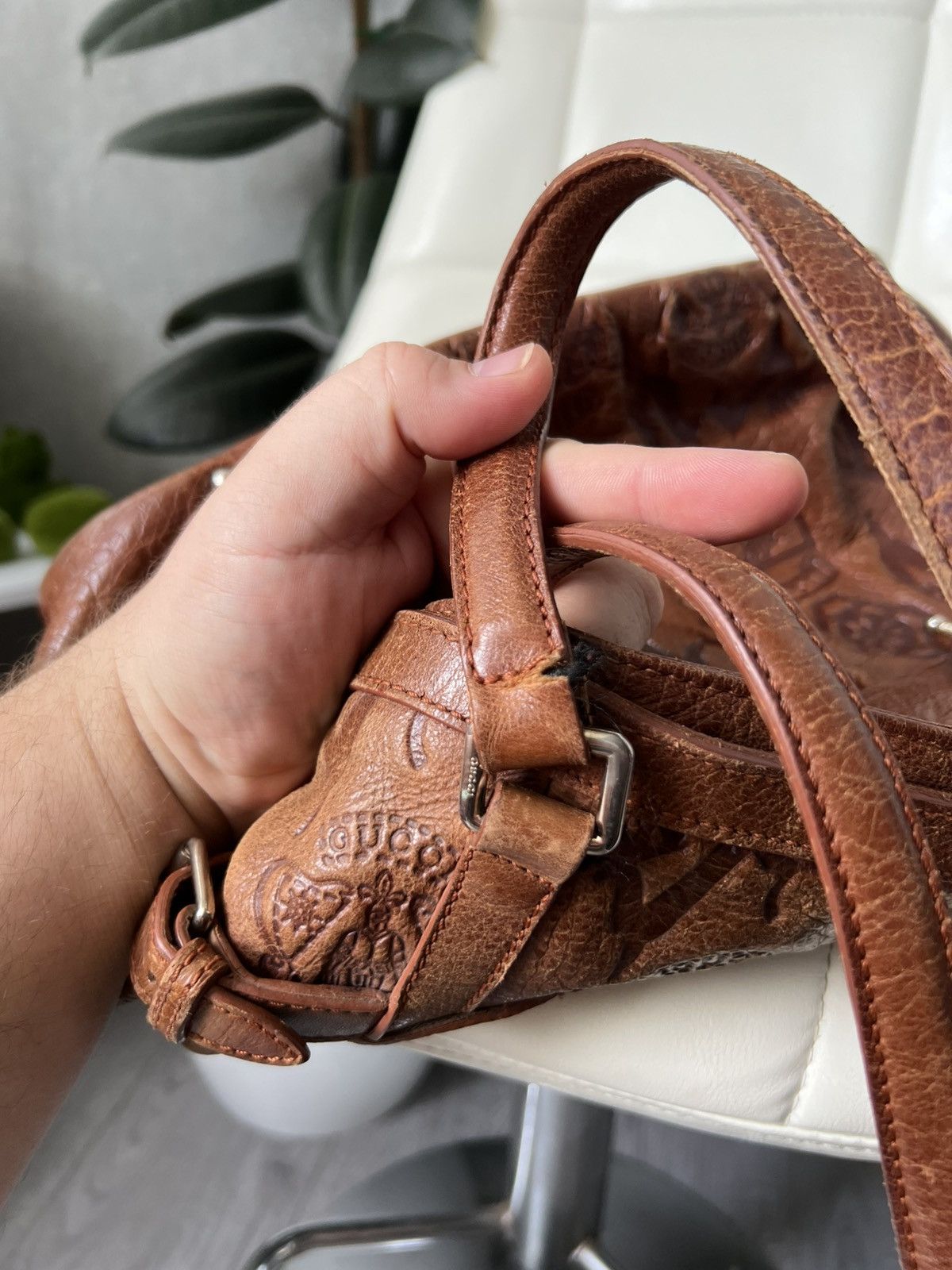 Gucci × Vintage Vintage Gucci Jockey Brown Embossed Leather Horsebit Bag Size ONE SIZE - 19 Thumbnail