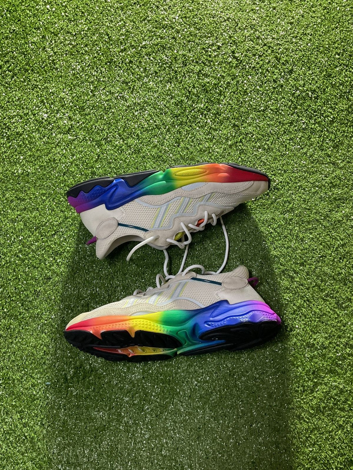 Adidas Adidas Ozweego Rainbow Trainers Size US 10 / EU 43 - 7 Thumbnail