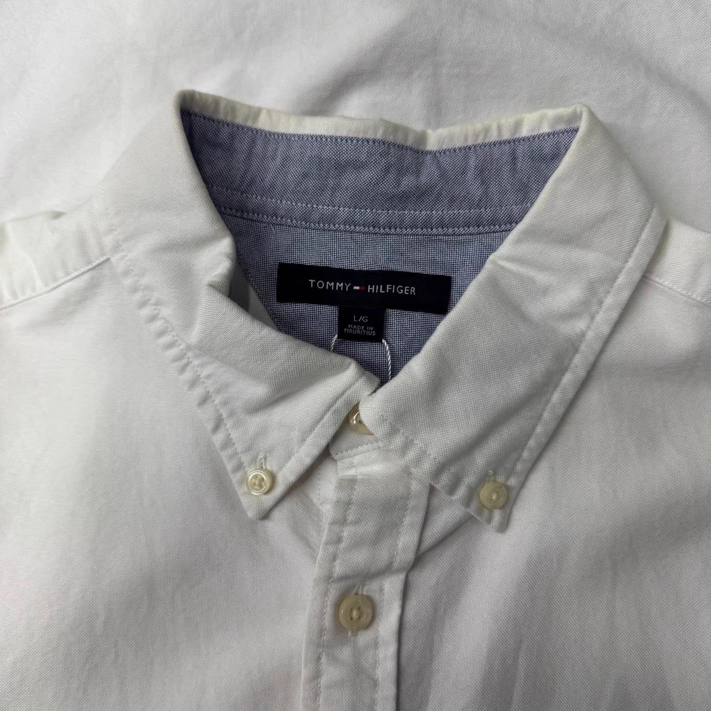 Tommy Hilfiger Tommy Hilfiger White H Logo Shirt Q10 Size US L / EU 52-54 / 3 - 4 Thumbnail