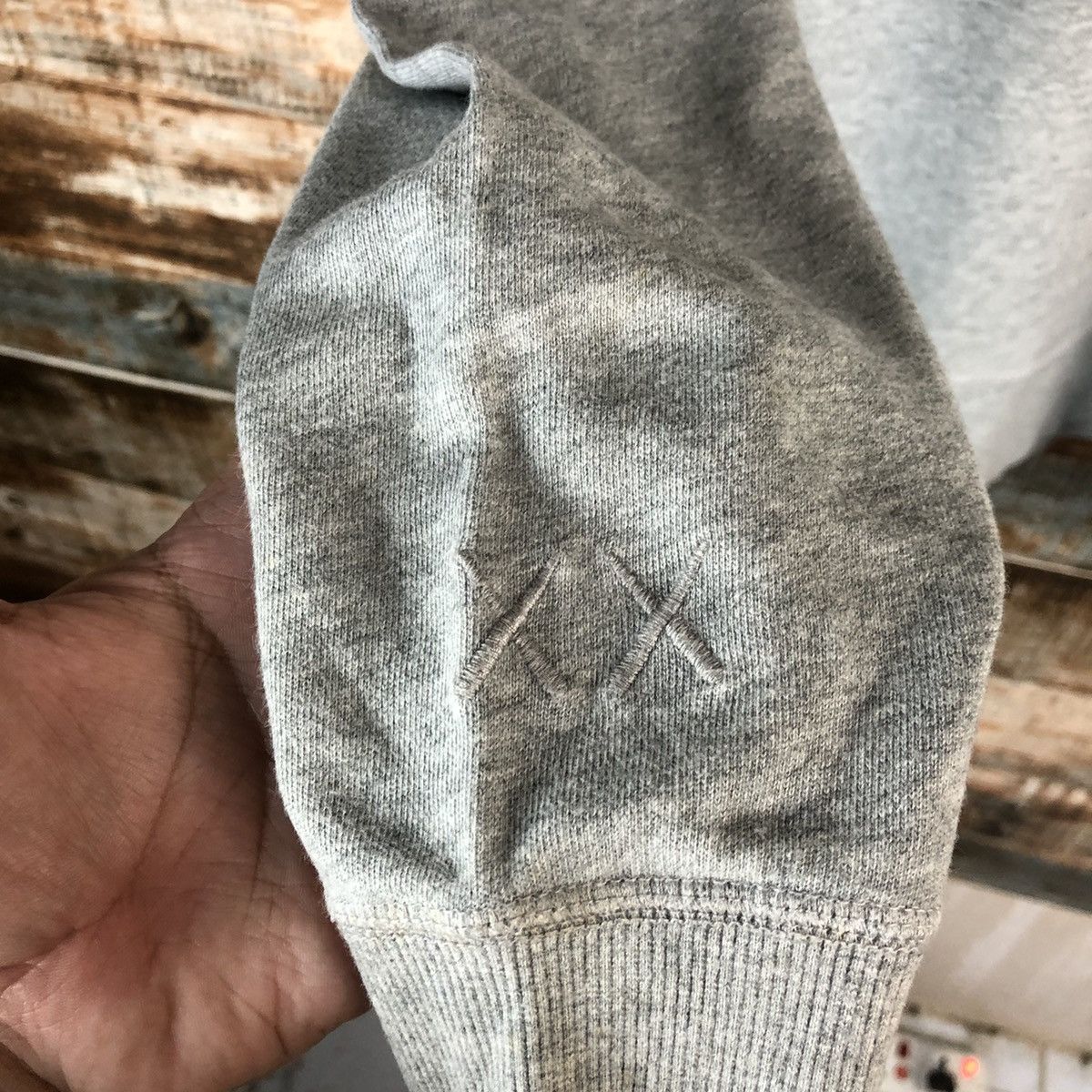 Kaws × Uniqlo Uniqlo X Kaws Sesame Street Grey Sweatshirt #A2221 Size US M / EU 48-50 / 2 - 19 Thumbnail