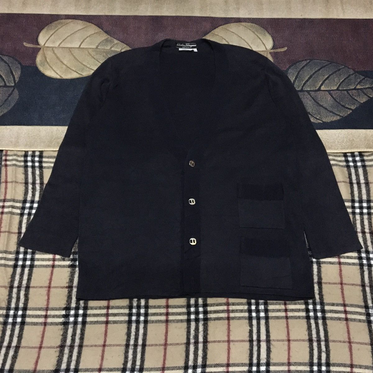 Salvatore Ferragamo SALVATORE FERRAGAMO Button Up Plain Cardigan Size M / US 6-8 / IT 42-44 - 1 Thumbnail
