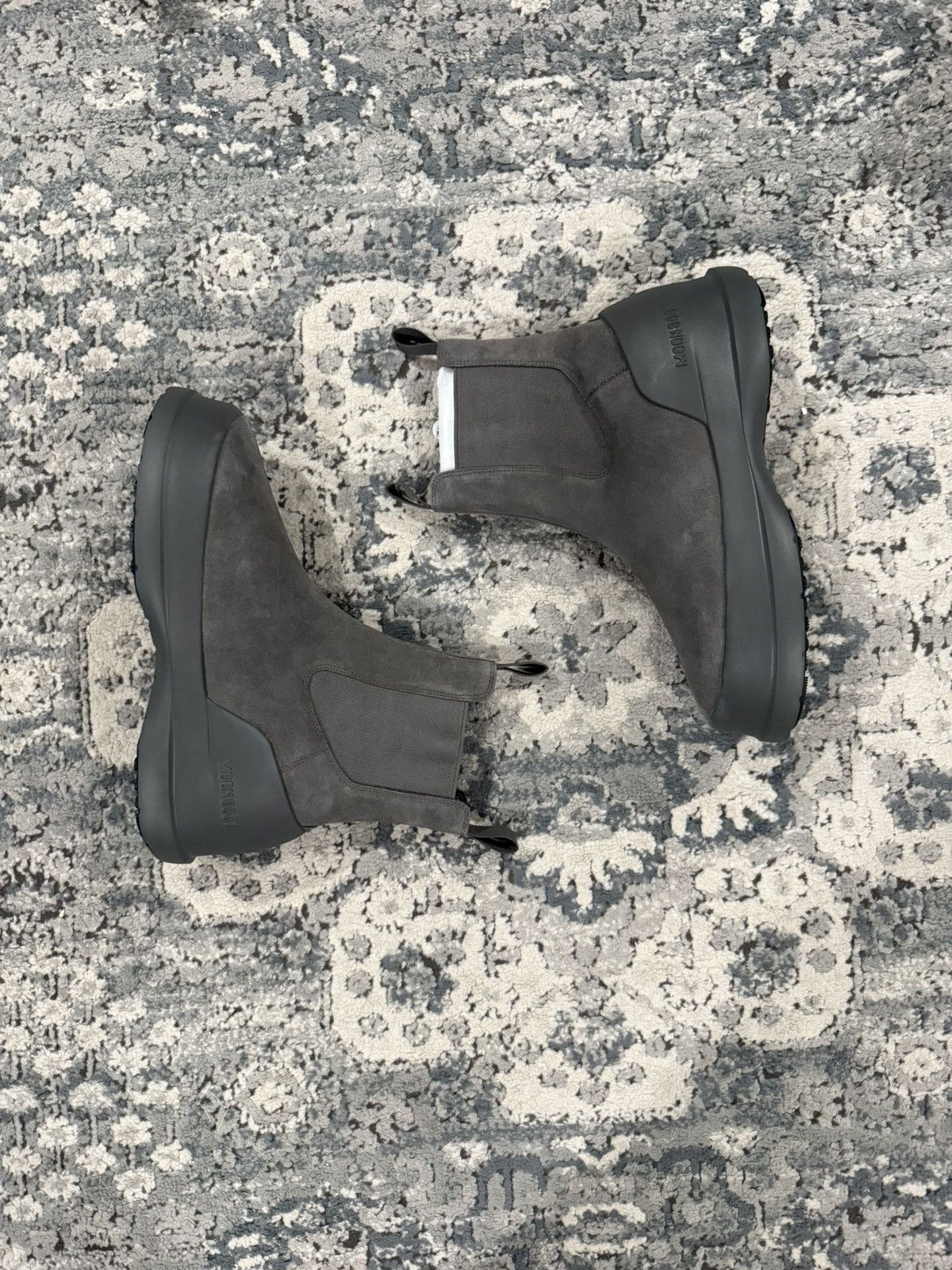 Moon Boot Moon Boots Men’s Luna Chelsea Suede Anthracite Size 10.5 Size US 10.5 / EU 43-44 - 1 Thumbnail
