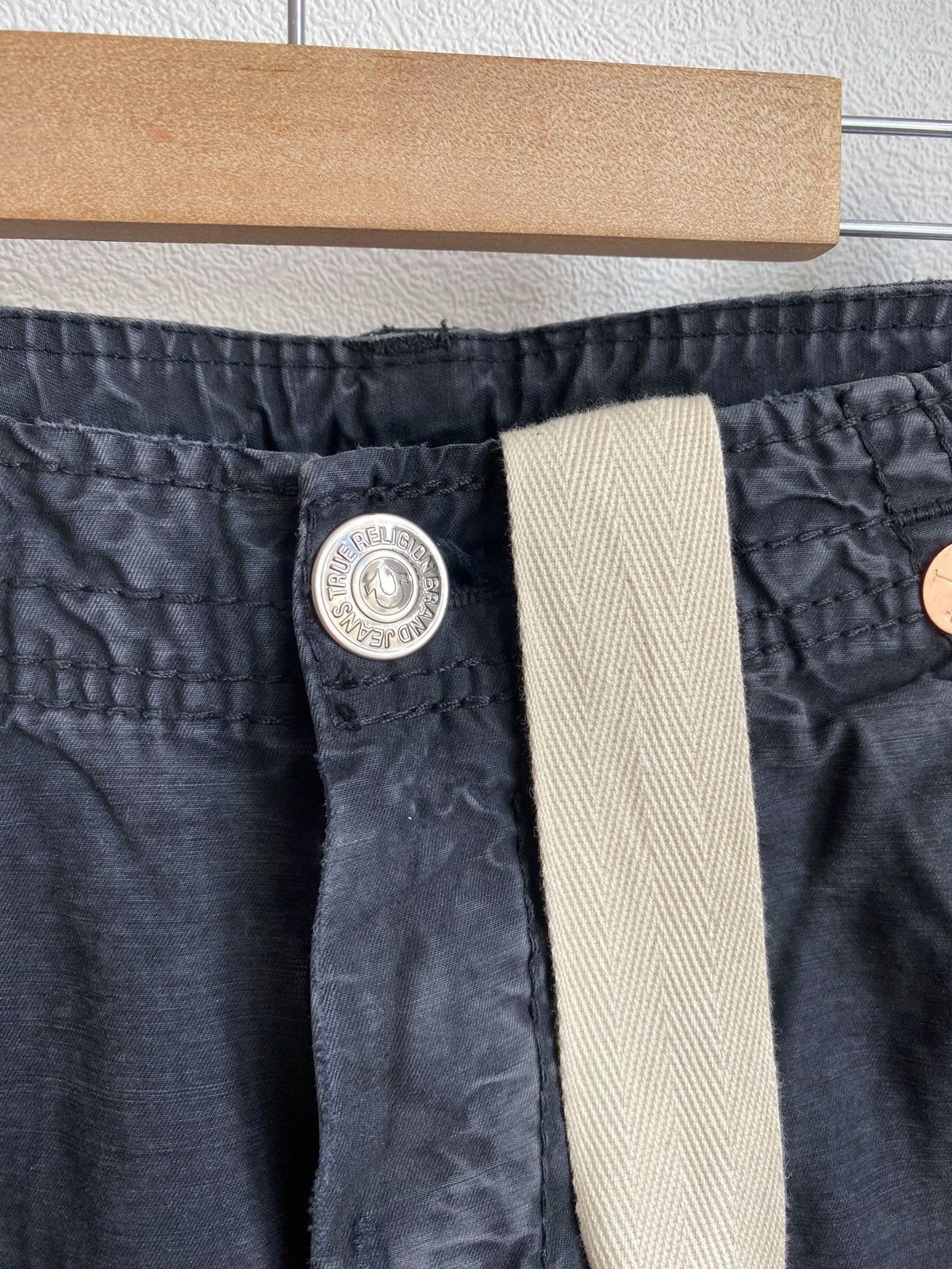 True Religion True Religion ISAAC Cargo Tonal Shorts Size 29 Size US 29 - 9 Thumbnail