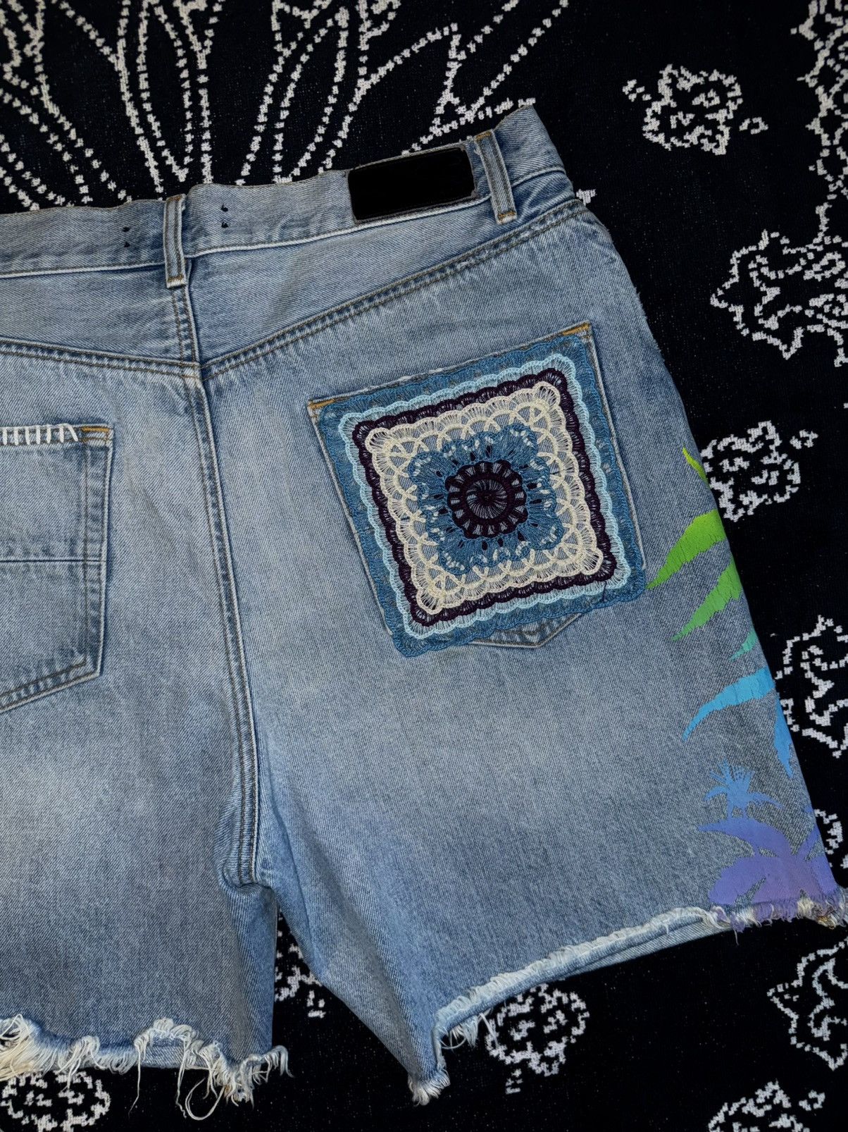 Amiri AMIRI ETERNAL HAPPINESS DENIM DISTRESSED SHORTS Size US 34 / EU 50 - 7 Thumbnail