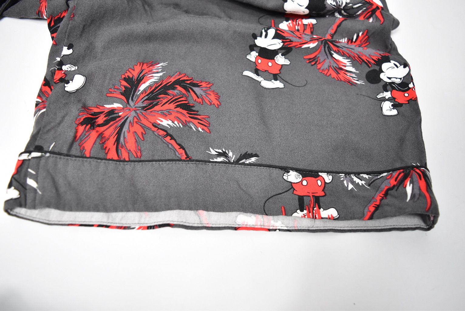 Undercover UNDERCOVER/graphic easy shorts/25832 - 647 50 Size US 30 / EU 46 - 13 Thumbnail