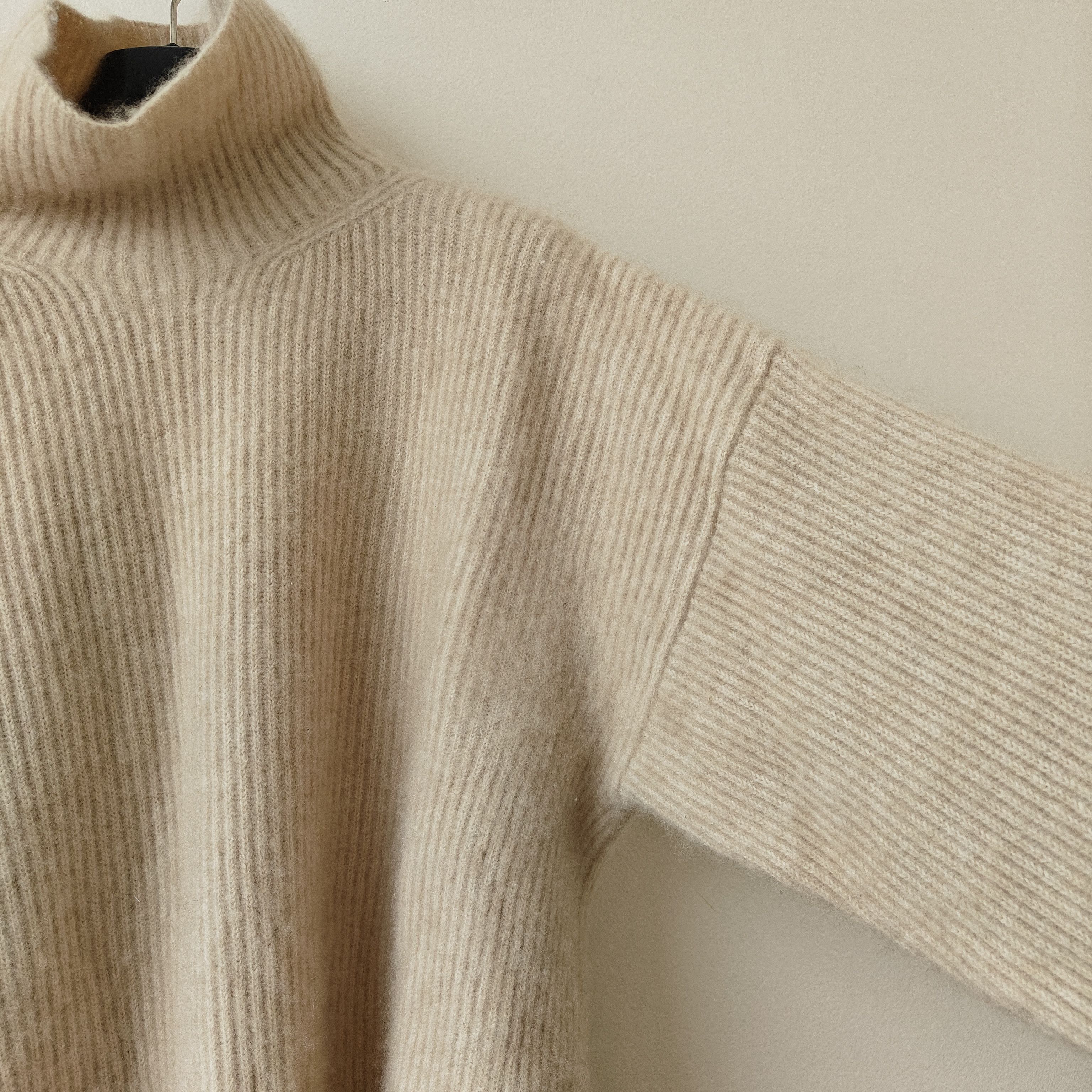 Seya NWOT Cashmere beige sweater size L made Japan $990 Size US L / EU 52-54 / 3 - 8 Thumbnail