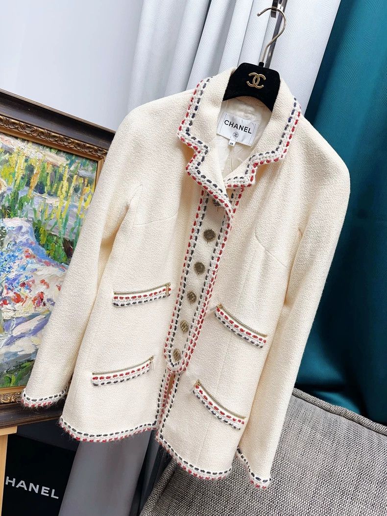 Chanel Chanel 18 Hamburger Series Beige Coat Size XS / US 0-2 / IT 36-38 - 1 Thumbnail