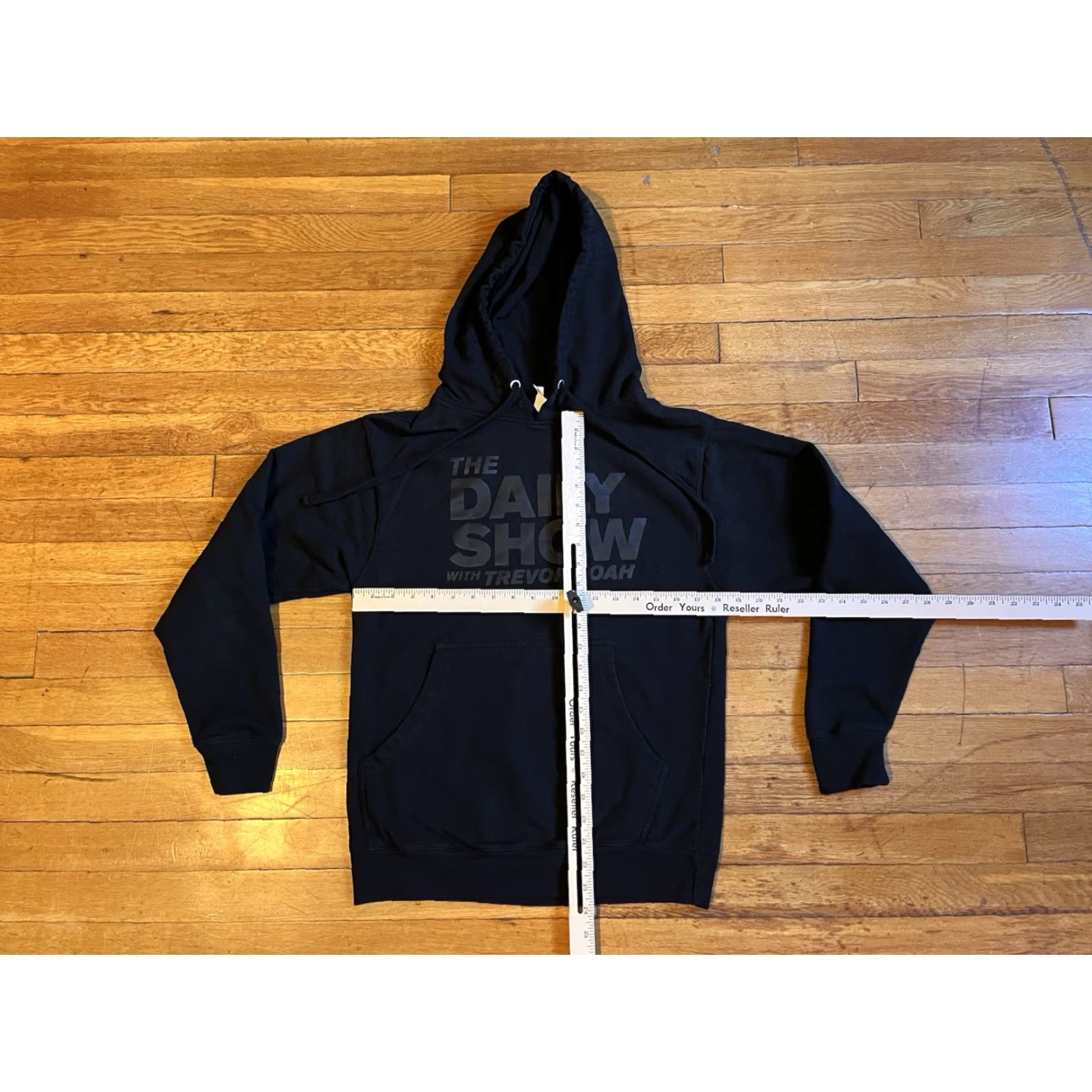 Vintage The Daily Show With Trevor Noah Hoodie Men’s Small Black Hoodie Mens Small Black Graphic Print Logo Trevor Noah Season: Fall, Winter, Spring Ladies? Size US S / EU 44-46 / 1 - 7 Thumbnail