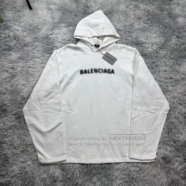 Balenciaga Balenciaga Mosaic Blurred Sweatshirt, White Size US XS / EU 42 / 0 - 1 Thumbnail