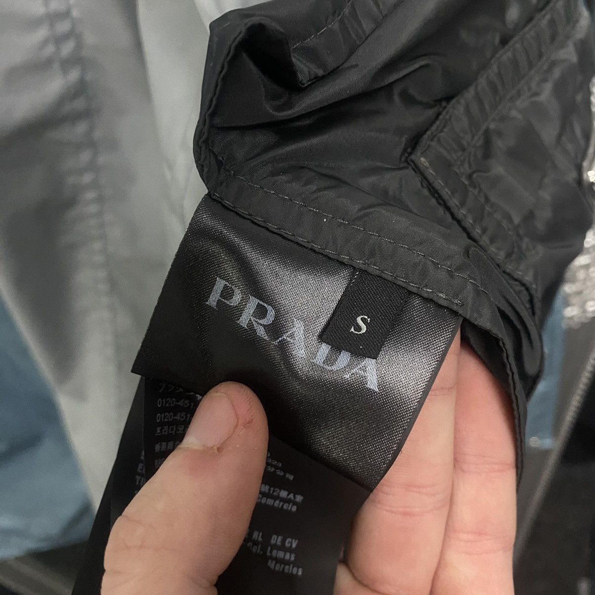 Prada Prada nylon raincoat jacket vintage Size US S / EU 44-46 / 1 - 8 Thumbnail
