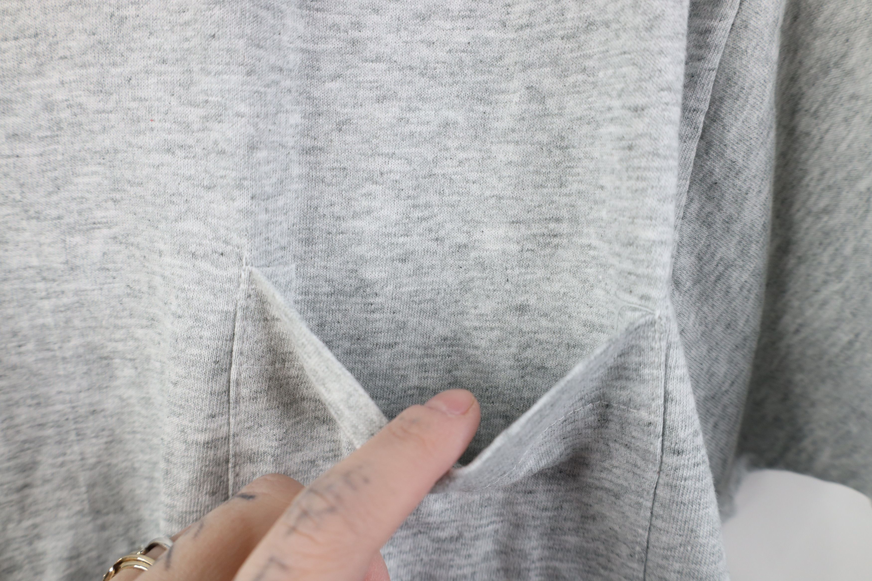Vintage Vintage 90s Streetwear Short Sleeve Pocket T-Shirt Gray USA Size US L / EU 52-54 / 3 - 5 Thumbnail