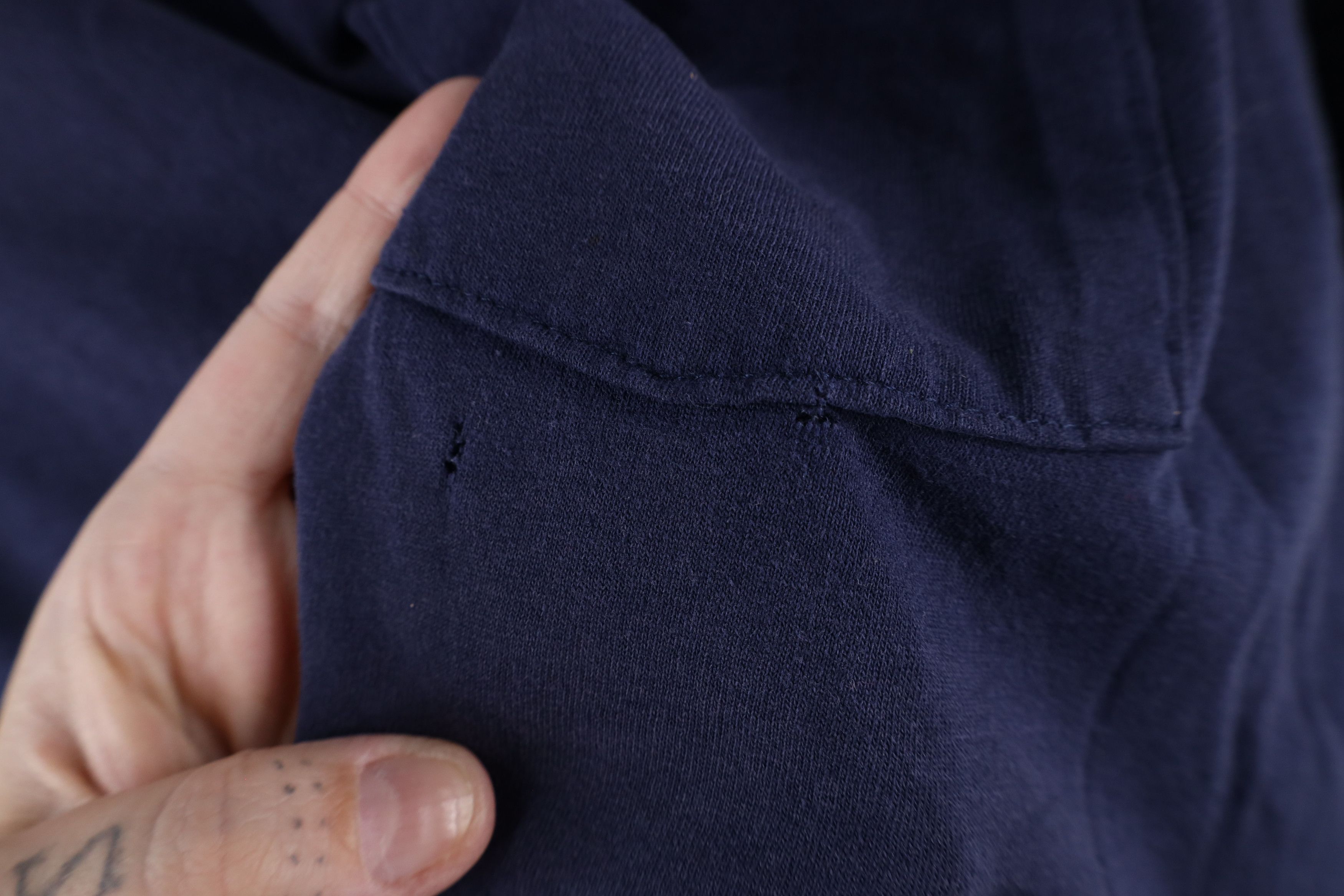 Vintage Vintage 90s Streetwear Blank Pocket T-Shirt Navy Blue Size US L / EU 52-54 / 3 - 5 Thumbnail