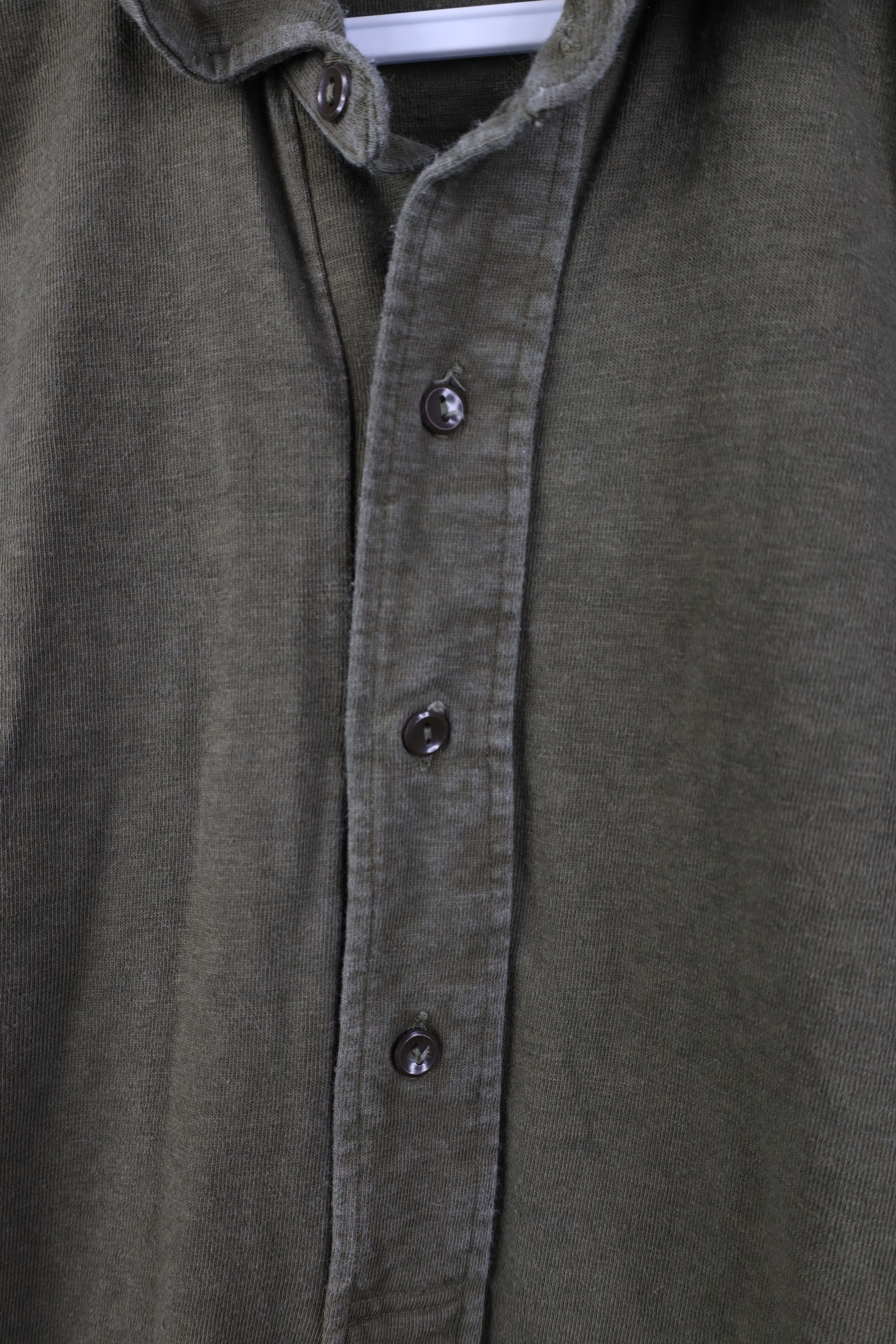 Vintage Vintage 50s Military Collared Knit Sleep Shirt Olive Green Size US L / EU 52-54 / 3 - 4 Thumbnail