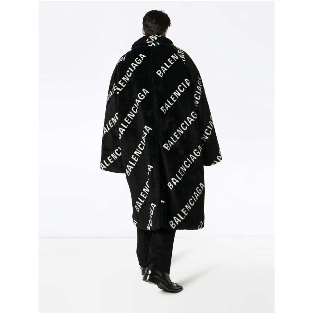 Balenciaga Balenciaga Logo-Print Fur Coat Size US M / EU 48-50 / 2 - 3 Thumbnail