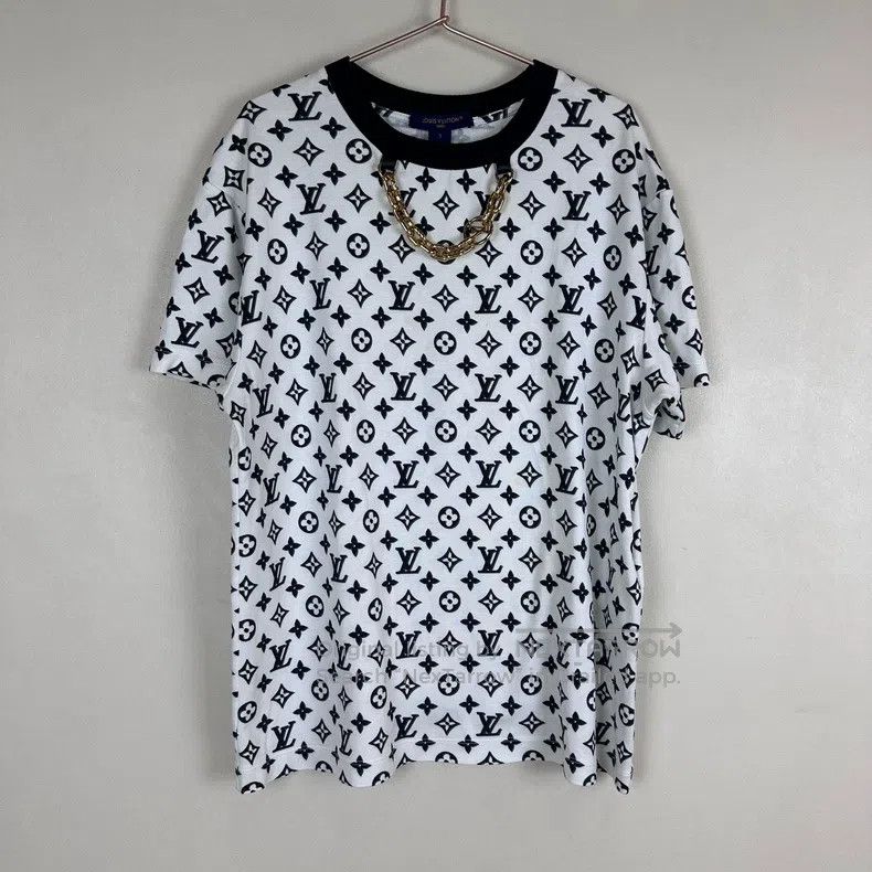 Louis Vuitton Louis Vuitton Black and white printed T-shirt Size US S / EU 44-46 / 1 - 1 Thumbnail