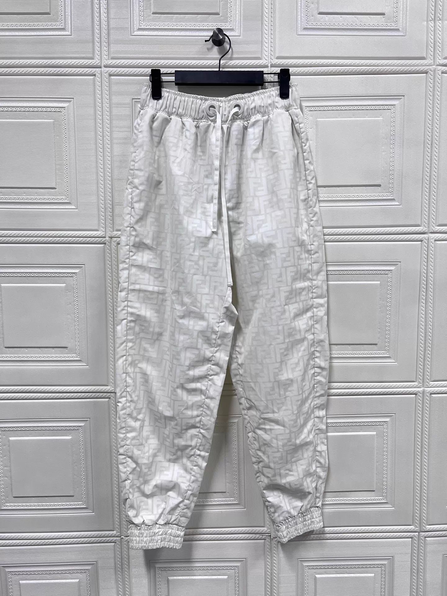 Fendi Fendi FF all over casual pants Size S Size 26" / US 2 / IT 38 - 1 Thumbnail