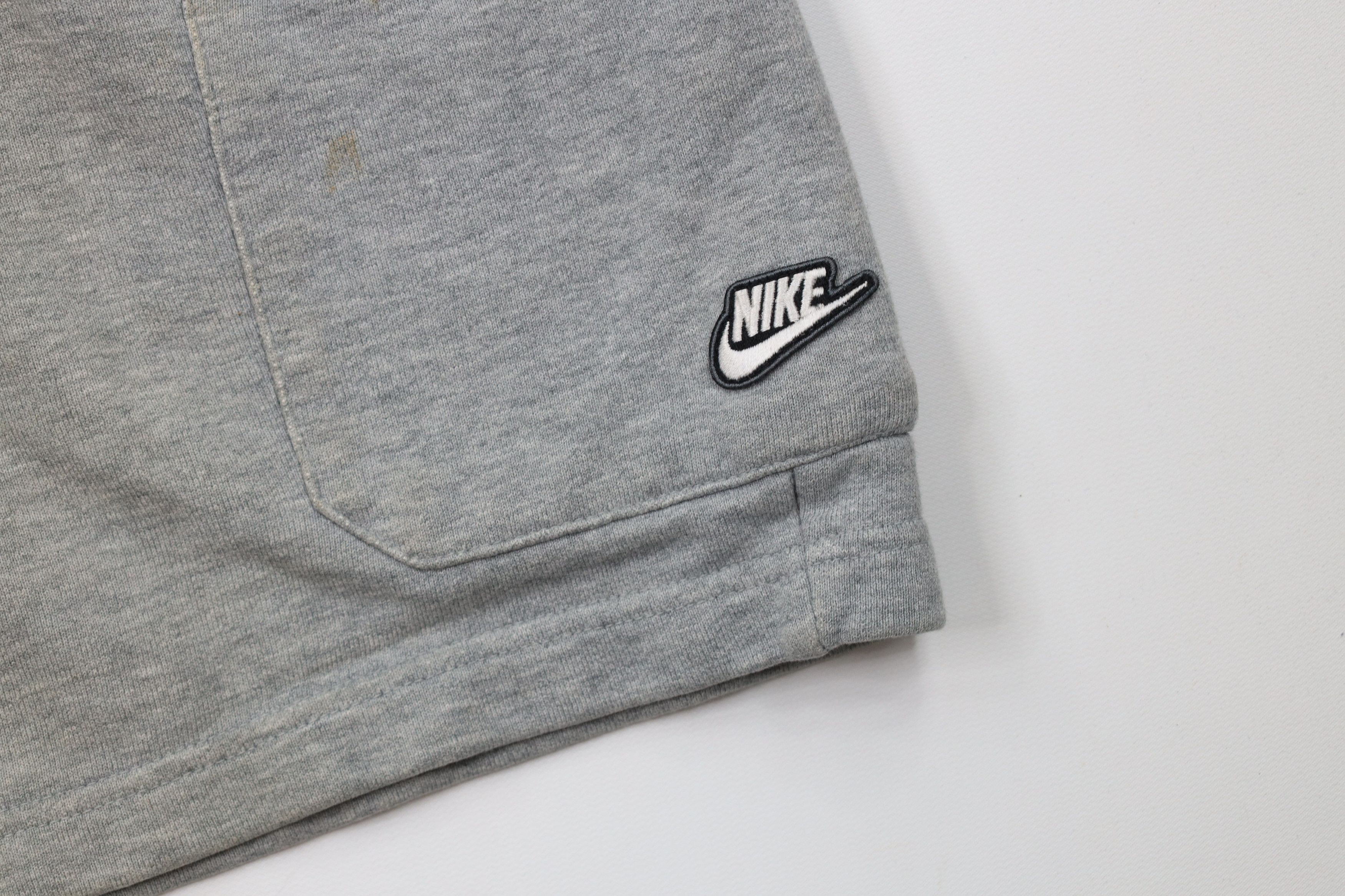Nike Vintage Nike Mini Swoosh Heavy French Terry Cargo Shorts Size US 36 / EU 52 - 5 Thumbnail