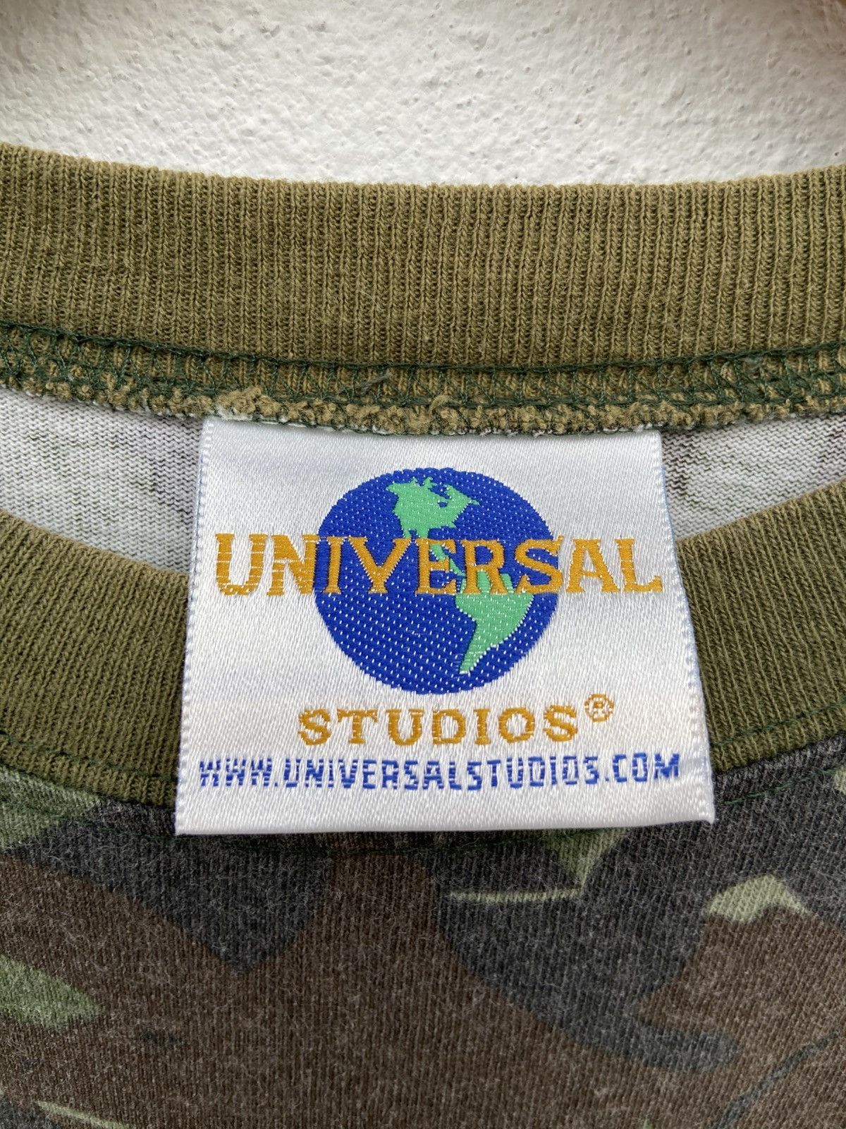 Universal Studios 🔥 Vintage Jurassic Park t shirt full print movie tees Size US M / EU 48-50 / 2 - 7 Thumbnail