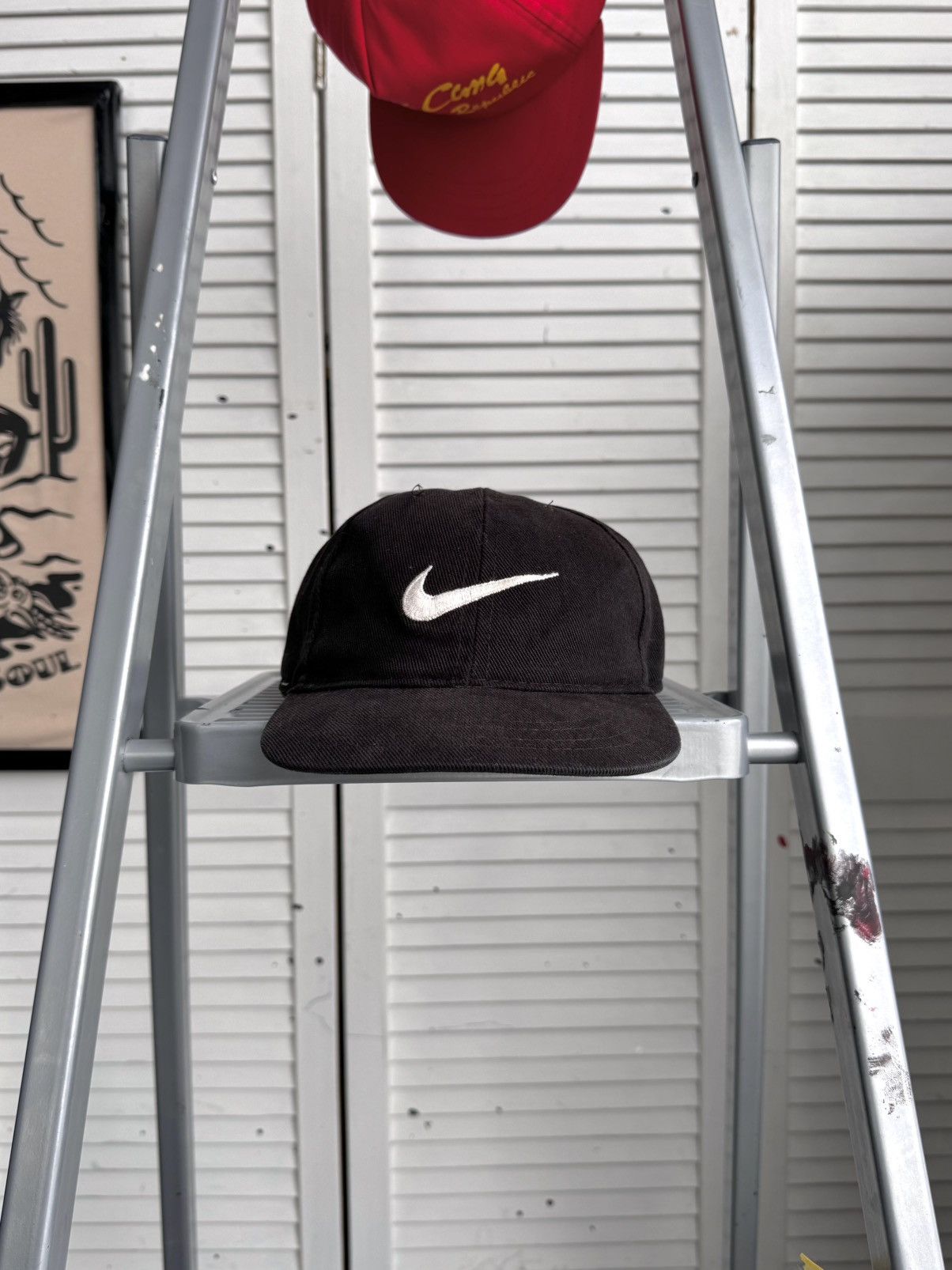 Nike Vintage Nike Big Swoosh Black Snapback Cap Size ONE SIZE - 2 Thumbnail