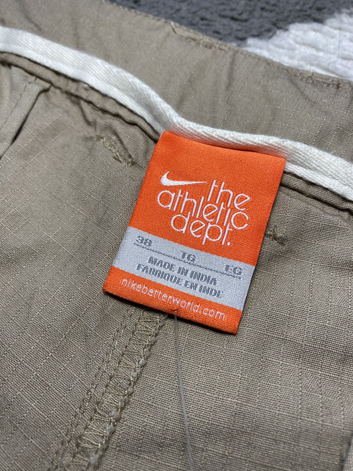 Nike × Vintage Vintage 00’s Y2K Nike Cargo Shorts Beige brand new ACG Size US 38 / EU 54 - 11 Thumbnail
