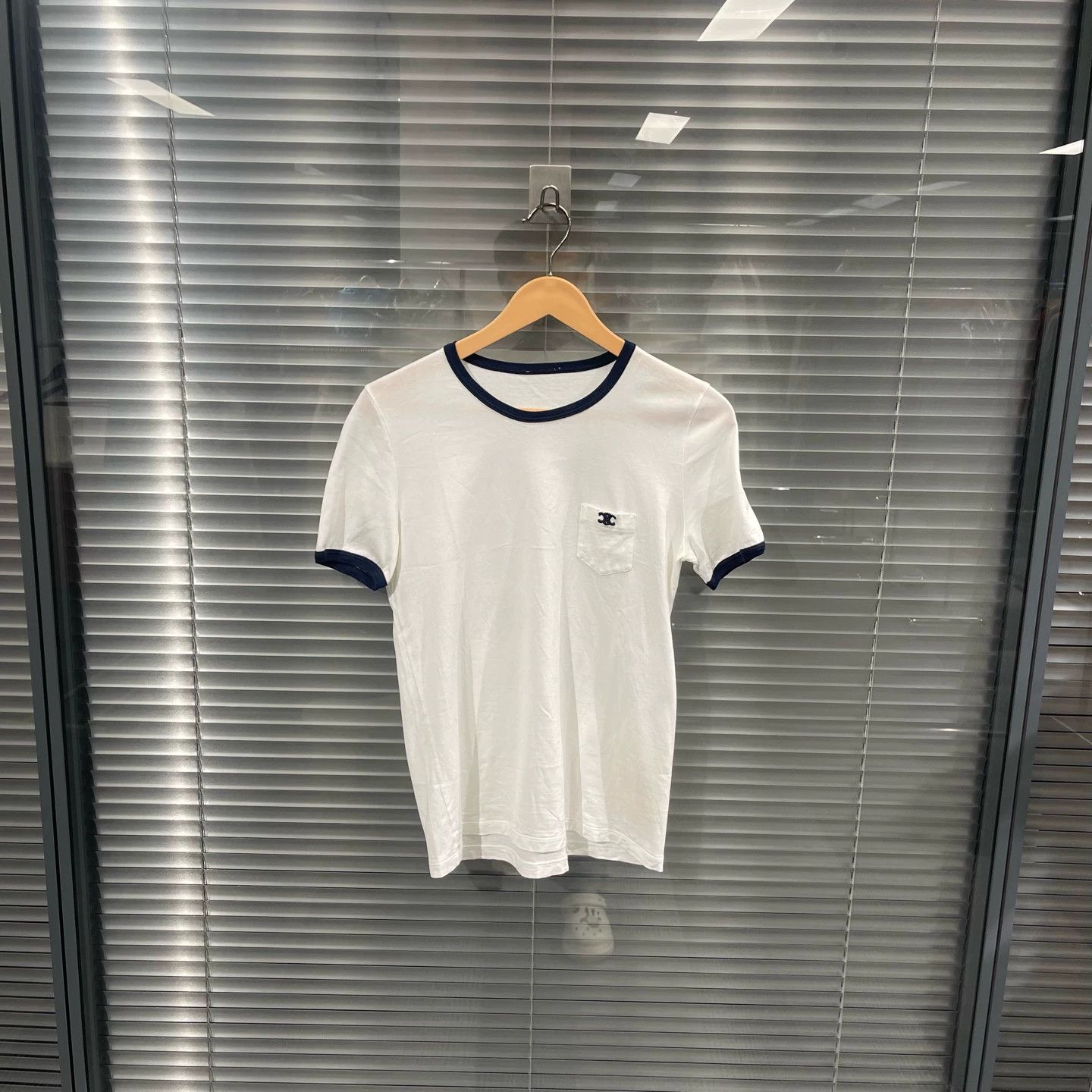 Celine Celine 25ss White Triomphe Pocket Short Sleeve S Size S / US 4 / IT 40 - 1 Thumbnail