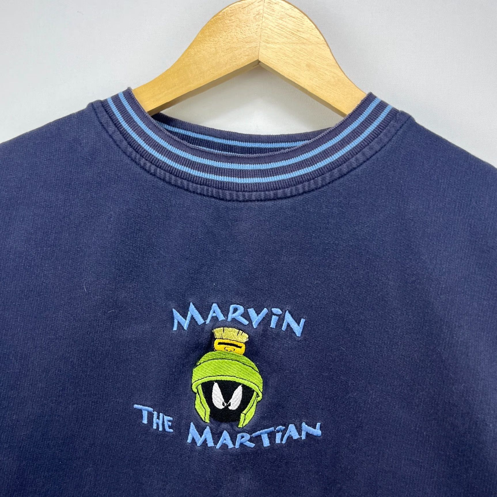 Vintage VINTAGE Marvin the Martian Sweatshirt Looney Tunes Small Men Blue Pullover Long Sleeve 90s Mens Size US S / EU 44-46 / 1 - 3 Thumbnail