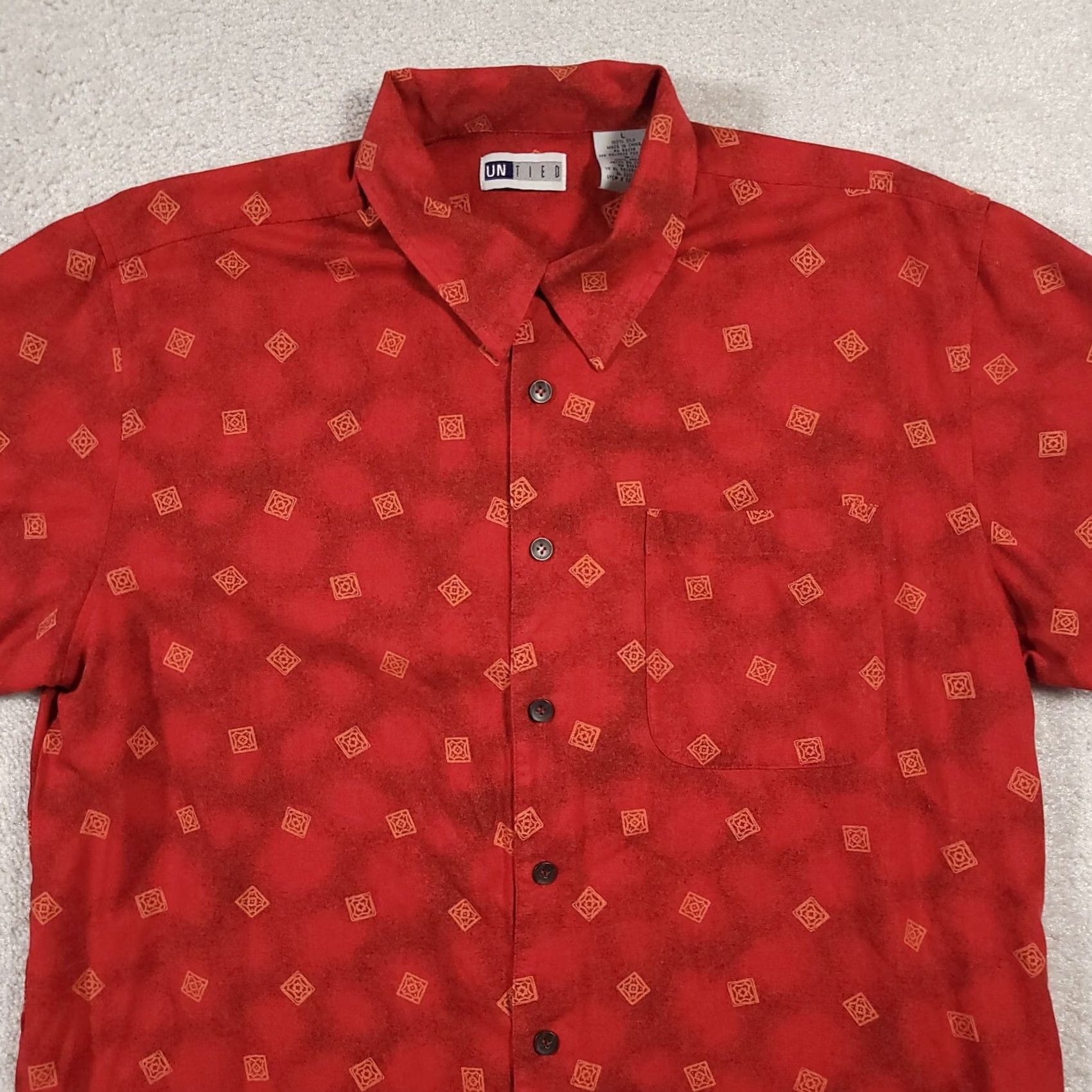 Vintage Untied Silk Shirt Men's Large Red Geometric S/S Hawaiian Tropical Caribbean Button-Up Shirt Size US L / EU 52-54 / 3 - 3 Thumbnail