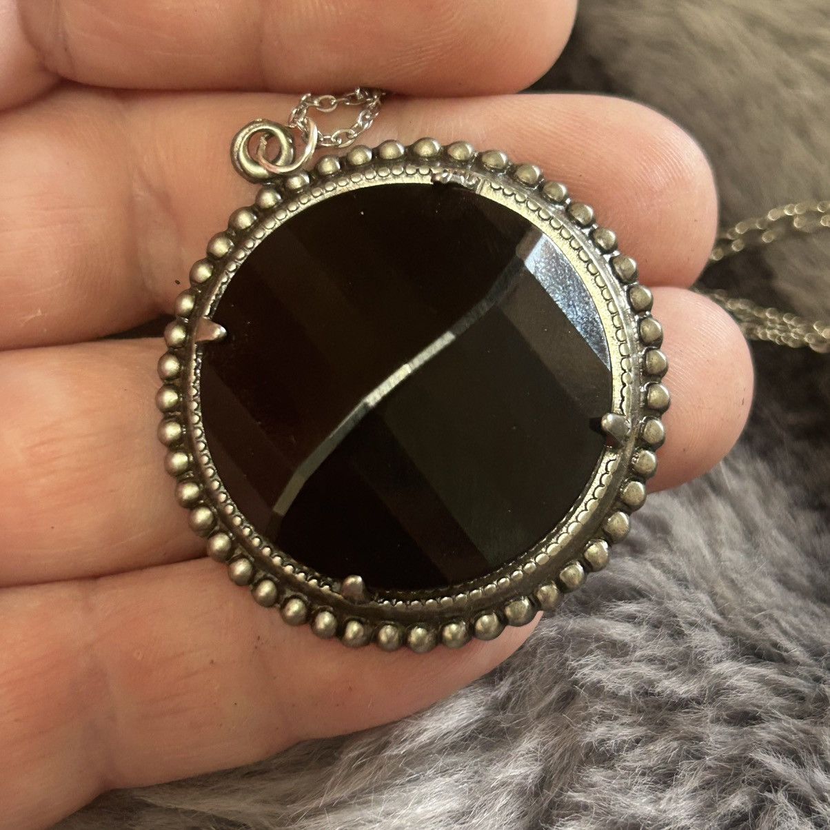 Vintage Vintage dome cut jet black glass pendant on chain necklace Size ONE SIZE - 5 Thumbnail