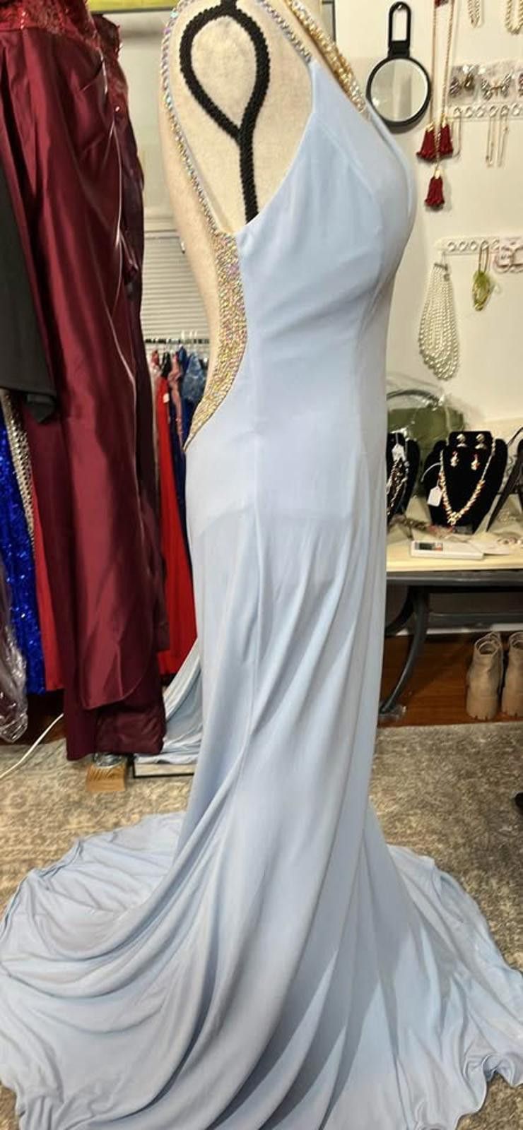 Other Beautiful light blue Giovanni gown in size 12 Size ONE SIZE - 1 Thumbnail