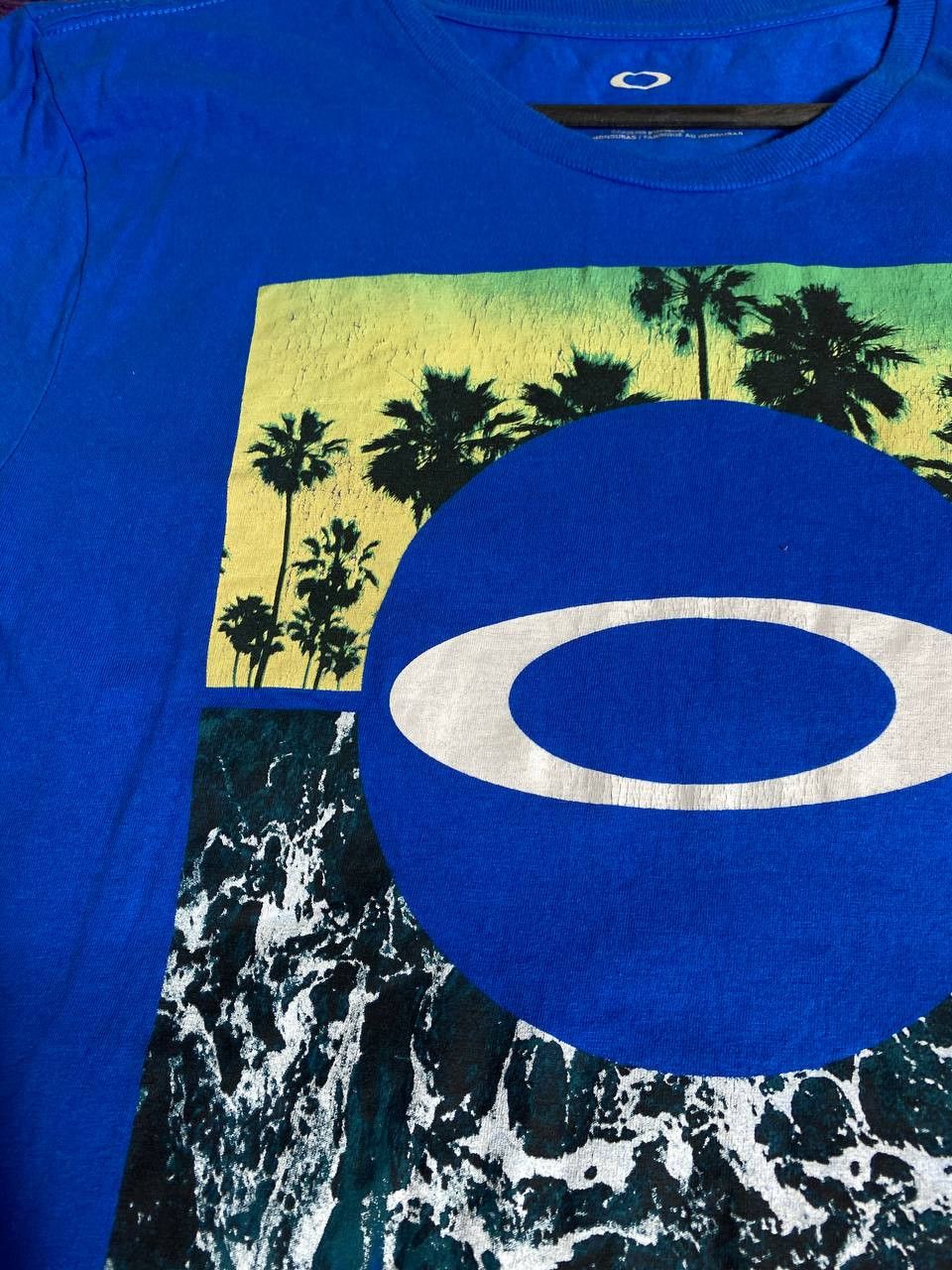 Oakley × Vintage Vintage Oakley center Big Logo T-shirts Y2K 90s Streetwear Size US L / EU 52-54 / 3 - 16 Thumbnail
