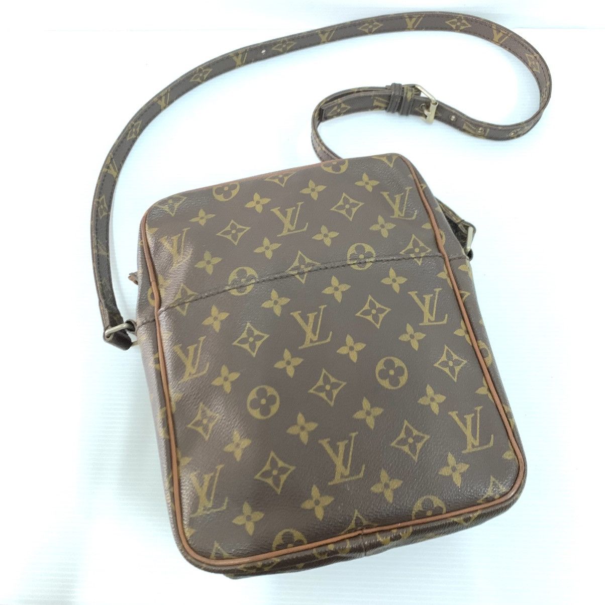 Louis Vuitton Louis Vuitton Monogram Vintage Large Danube Bag Size ONE SIZE - 1 Thumbnail