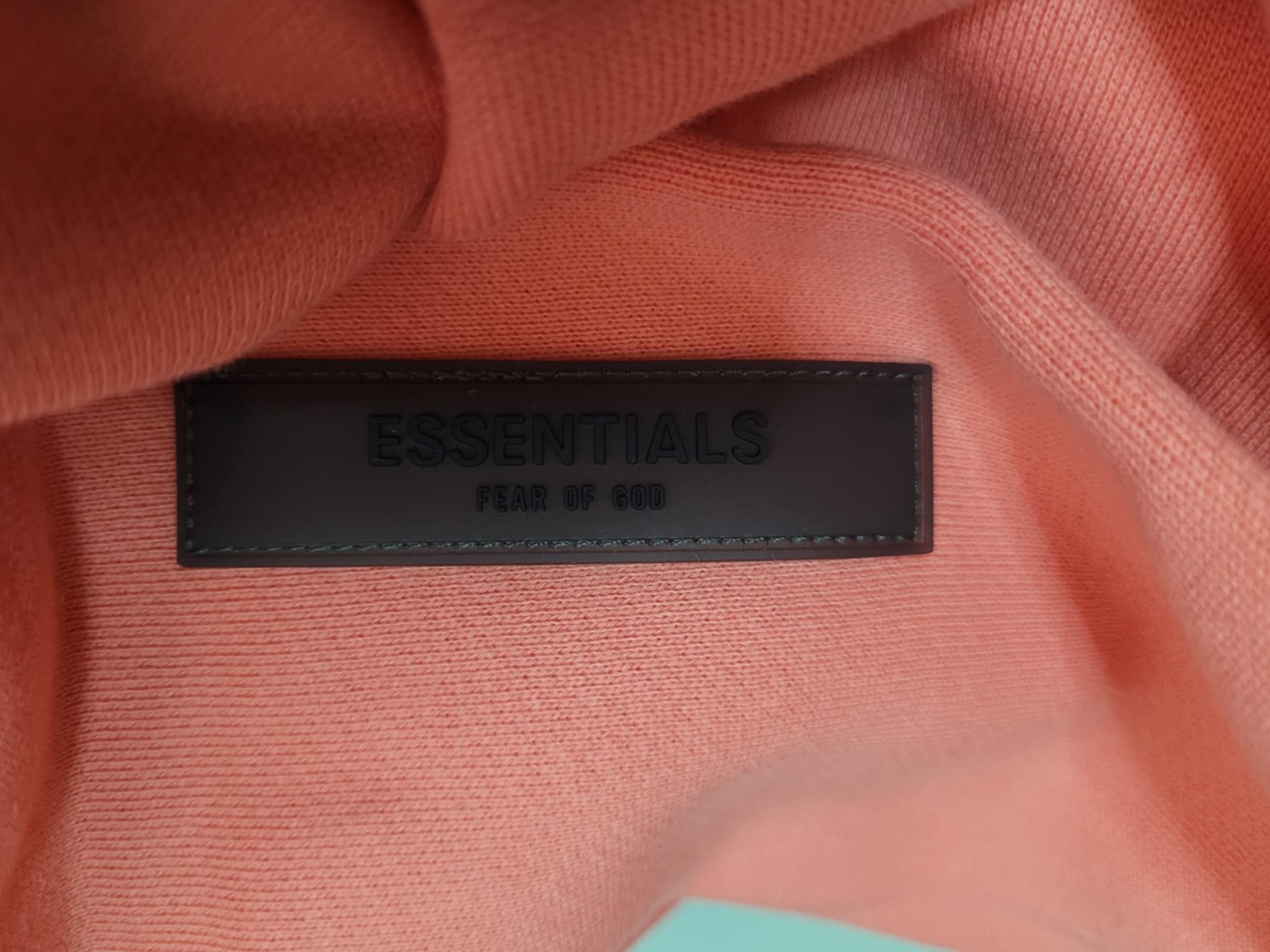 Fear of God Fear of god essential relaxed hoodie Coral sz M Size US M / EU 48-50 / 2 - 8 Thumbnail