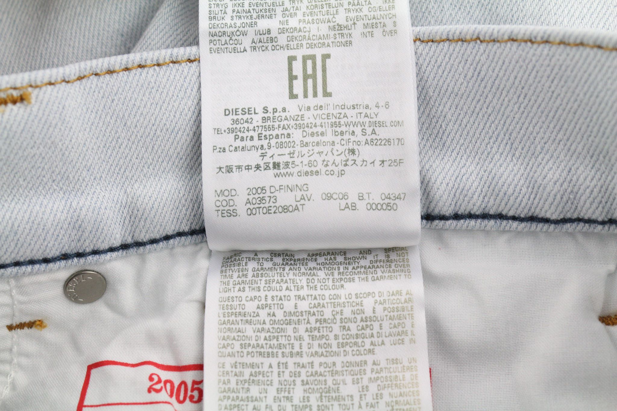 Diesel 2005 D-FINING 09C06 W33/L34 Tapered 40421 Size US 33 - 11 Thumbnail