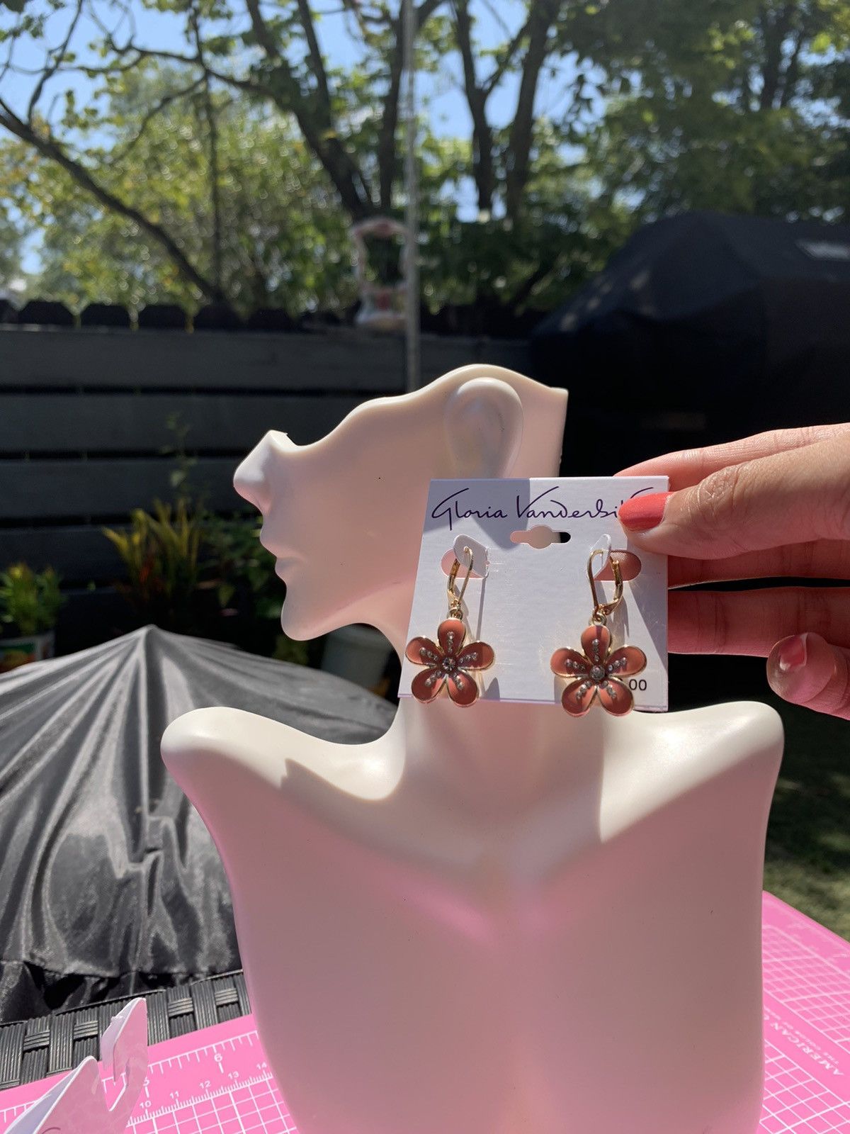 Gloria Vanderbilt Gloria Vanderbilt orange flower jewelry set earrings drops Size ONE SIZE - 3 Thumbnail