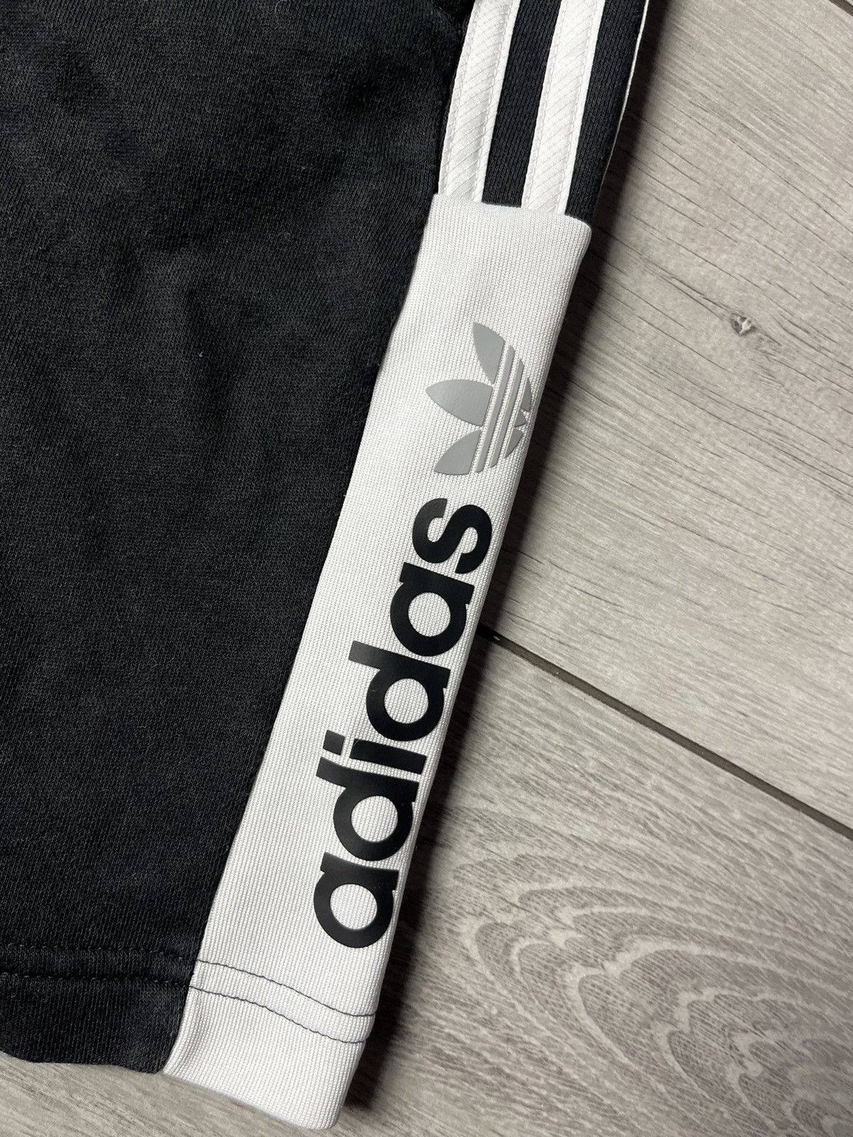 Adidas Adidas zx shorts sweatshorts size Large Size US 34 / EU 50 - 2 Thumbnail