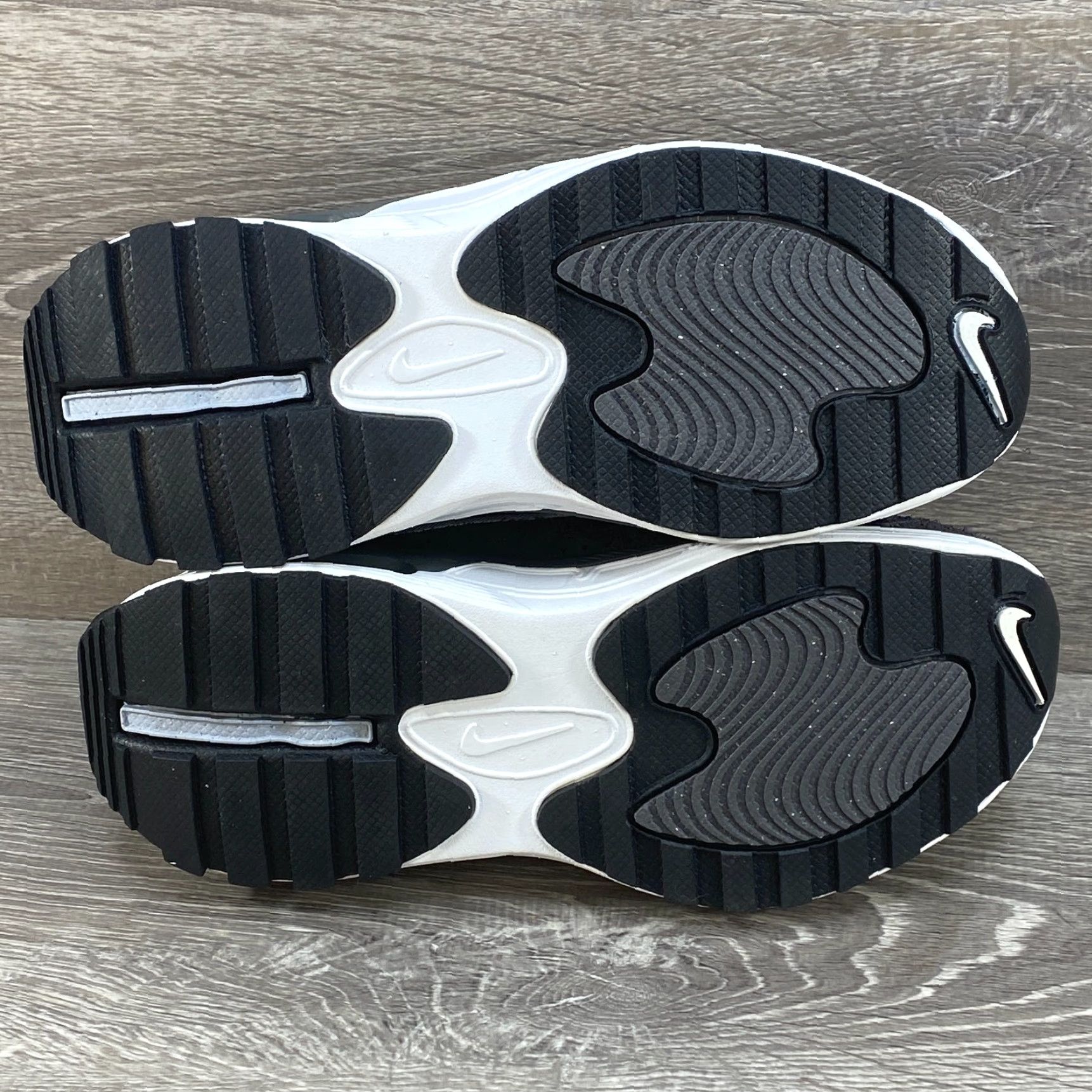 Nike Nike Air Max Bliss Wmns Shoes DZ6754-002 Black White Gray Low Top 2022 Women 6 USA 6 EU 36.5 UK 3.5 Athletic Sneaker Size S / US 4 / IT 40 - 7 Thumbnail