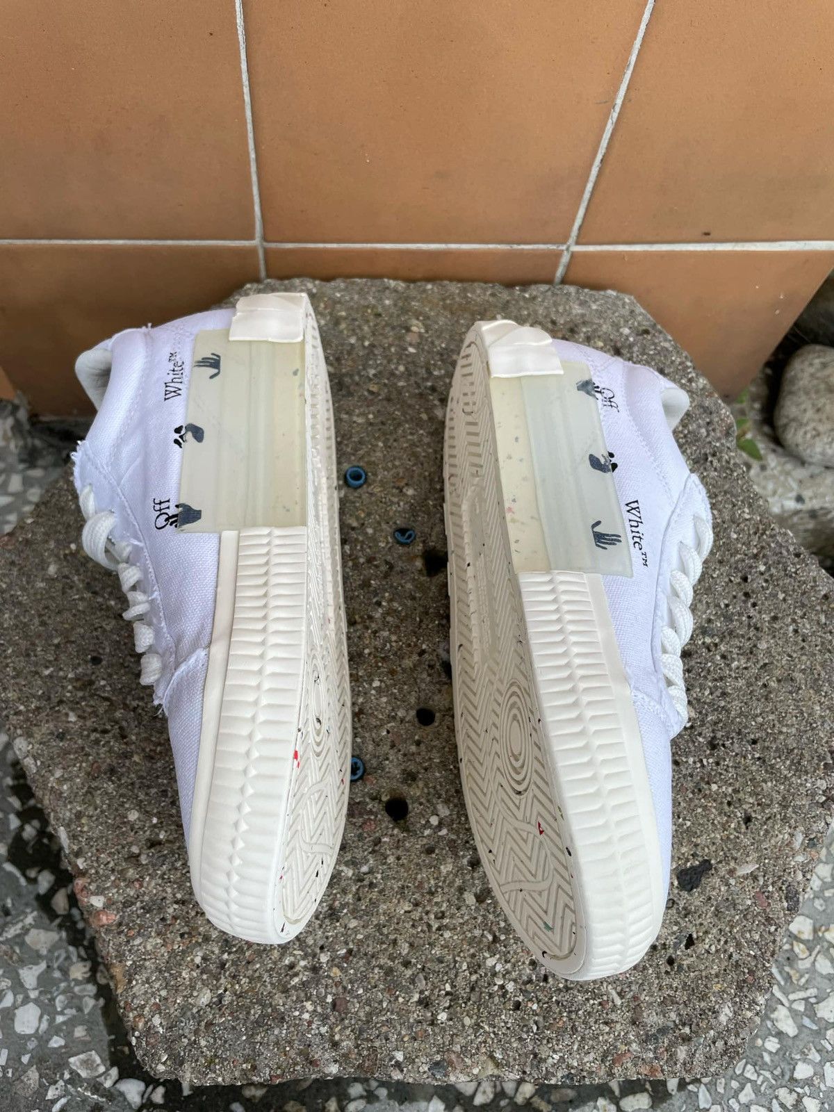 Off-White Off-White Vulcanized Sole Sneakers Virgil Abloh Size US 6 / IT 36 - 2 Thumbnail
