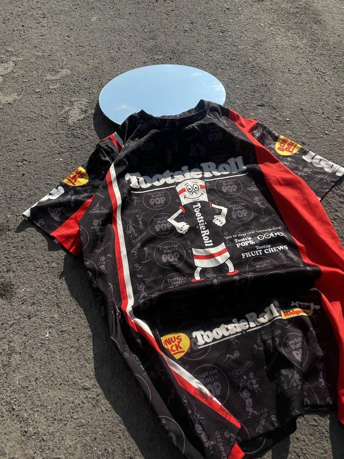 Southpole Rare Southpole x Tootsie Roll Y2K All-Over Print Jersey Size US L / EU 52-54 / 3 - 2 Thumbnail