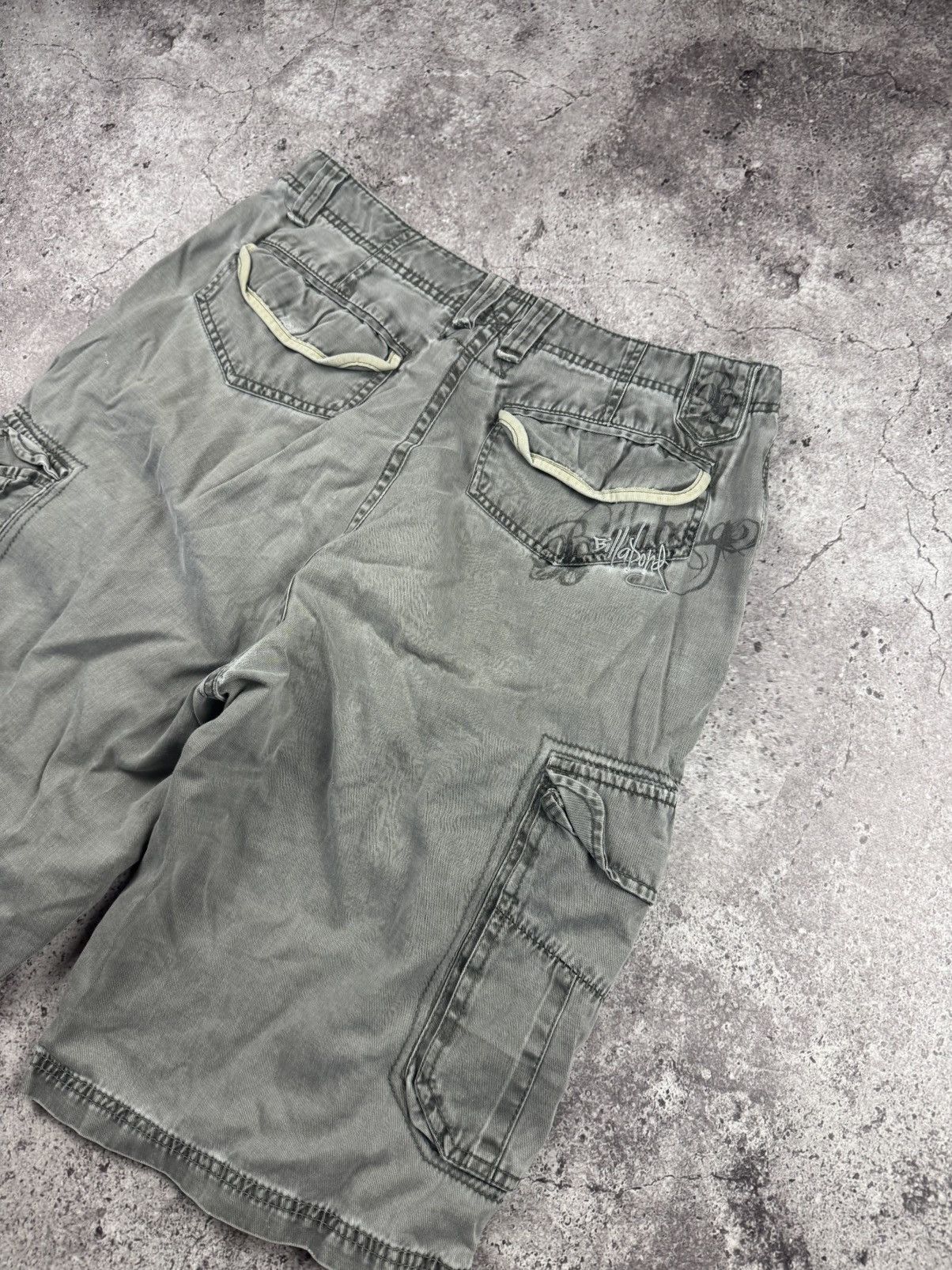 Billabong Crazy vintage y2k baggy faded billabong cargo shorts skater Size US 31 - 7 Thumbnail