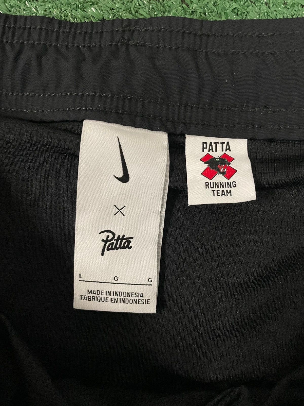 Nike × Patta Nike X Patta Black running shorts Size US 34 / EU 50 - 6 Thumbnail
