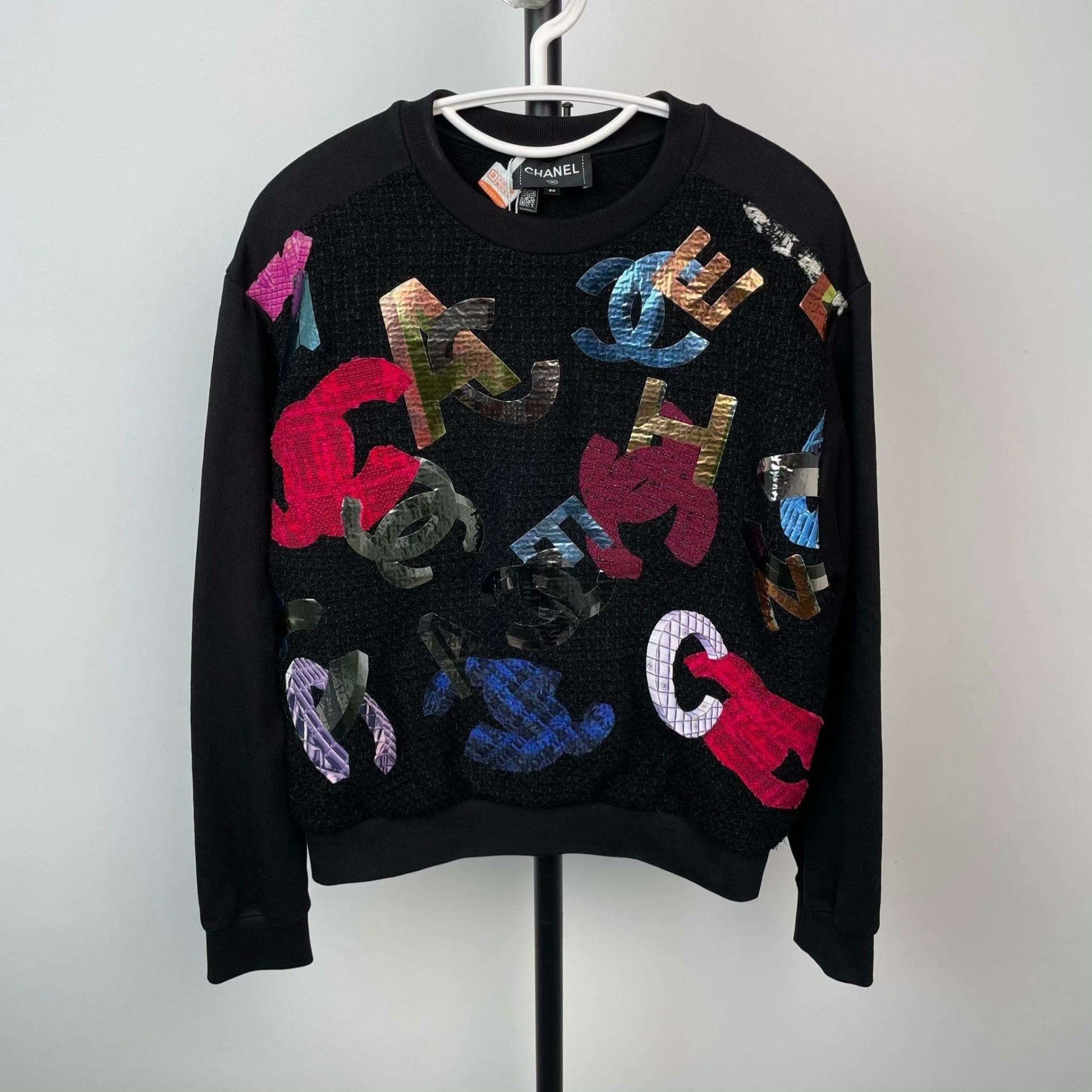 Chanel Chanel Retro Embroidered Multi Hoodie 36 Women Size S / US 4 / IT 40 - 1 Thumbnail