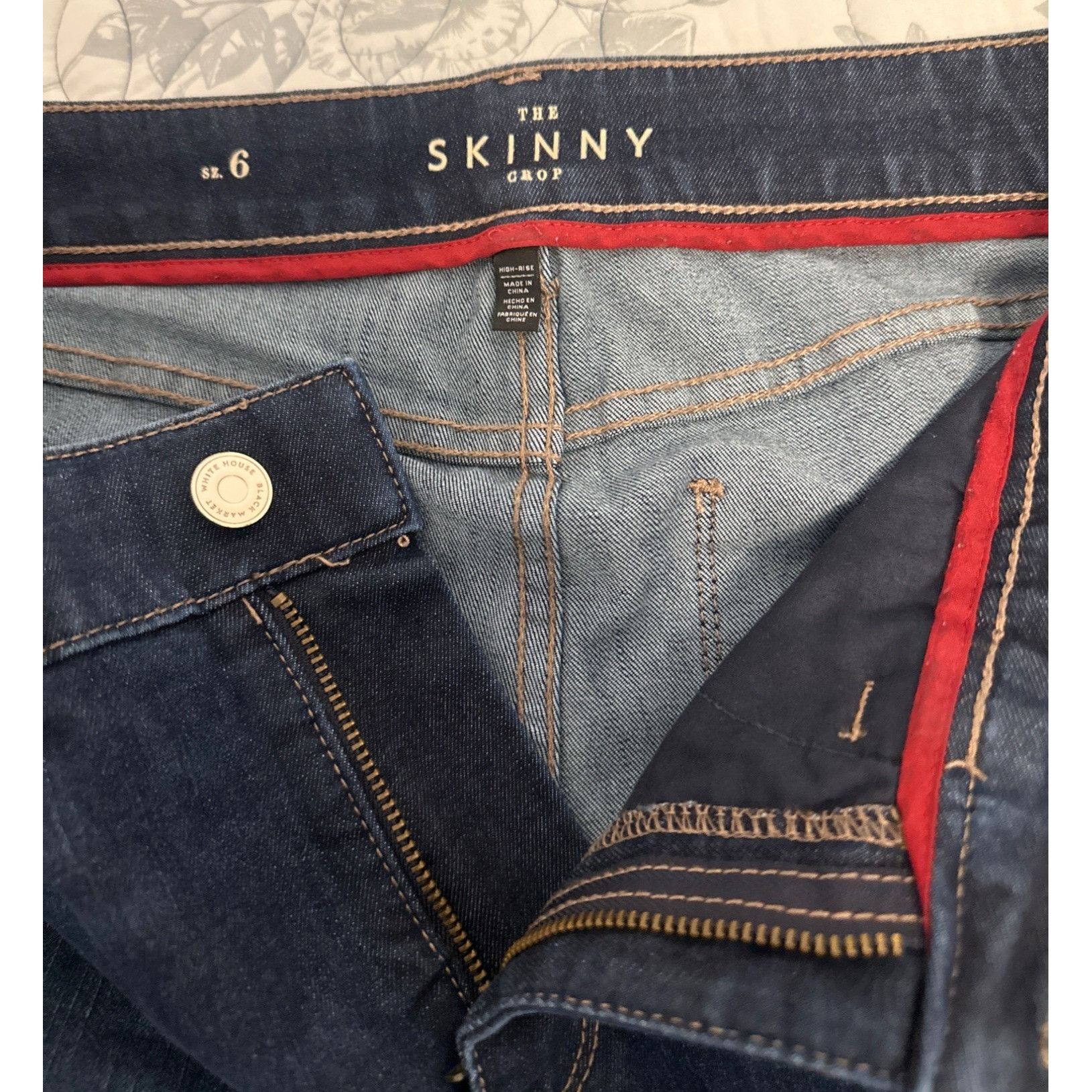 White House Black Market White House Black Mark, Size 6 The Skinny Crop Jeans Dark Wa Size 28" / US 6 / IT 42 - 5 Thumbnail